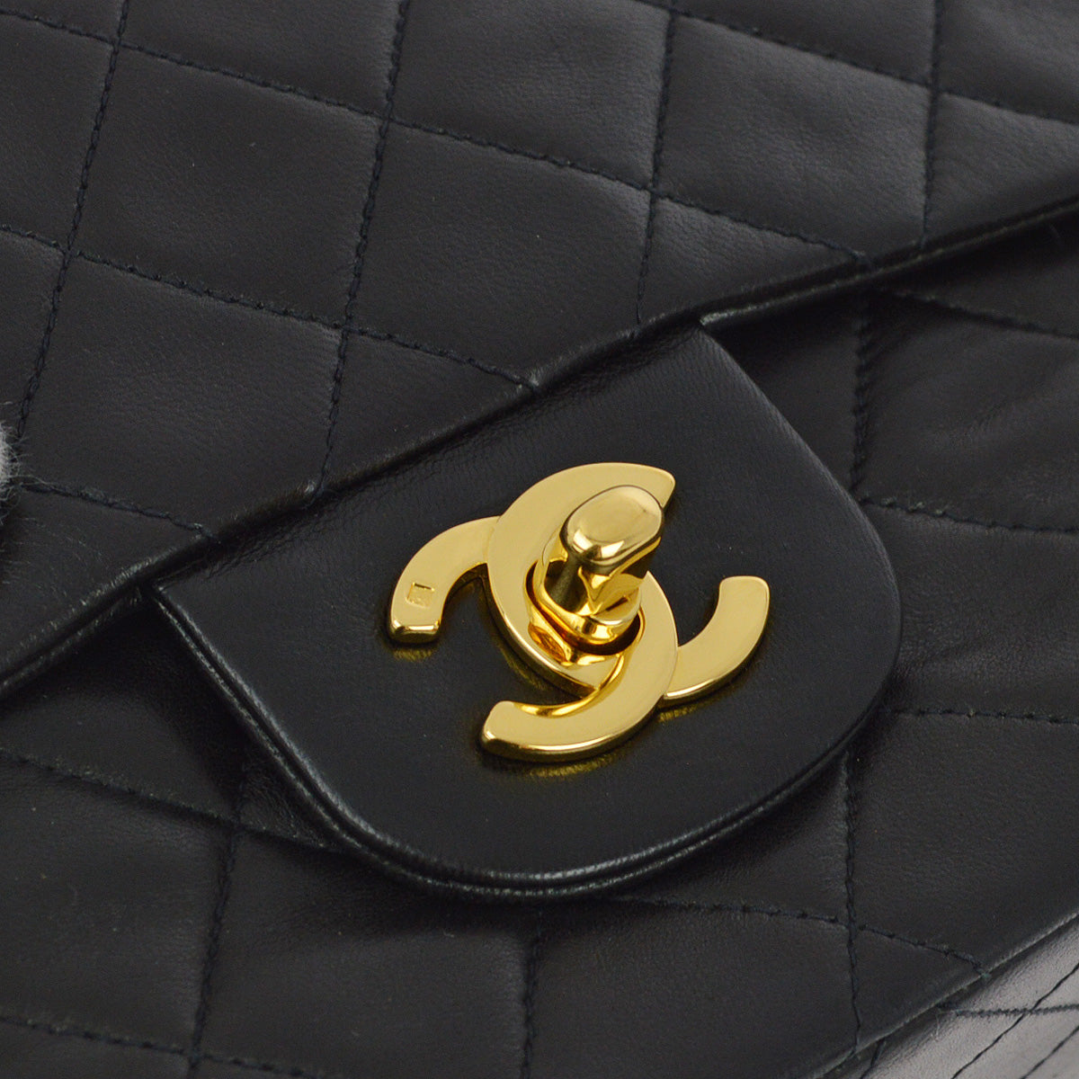 Luxury Chanel 1991-1994 Black Lambskin Small Classic Double Flap Shoulder Bag