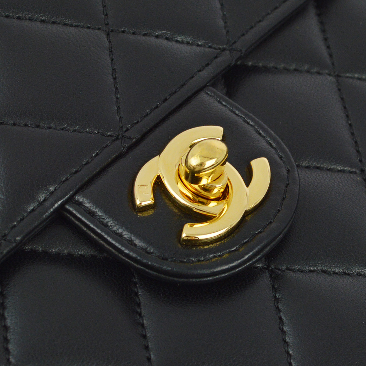 Luxury Chanel 2005-2006 Black Lambskin Turnlock Small Half Flap Shoulder Bag