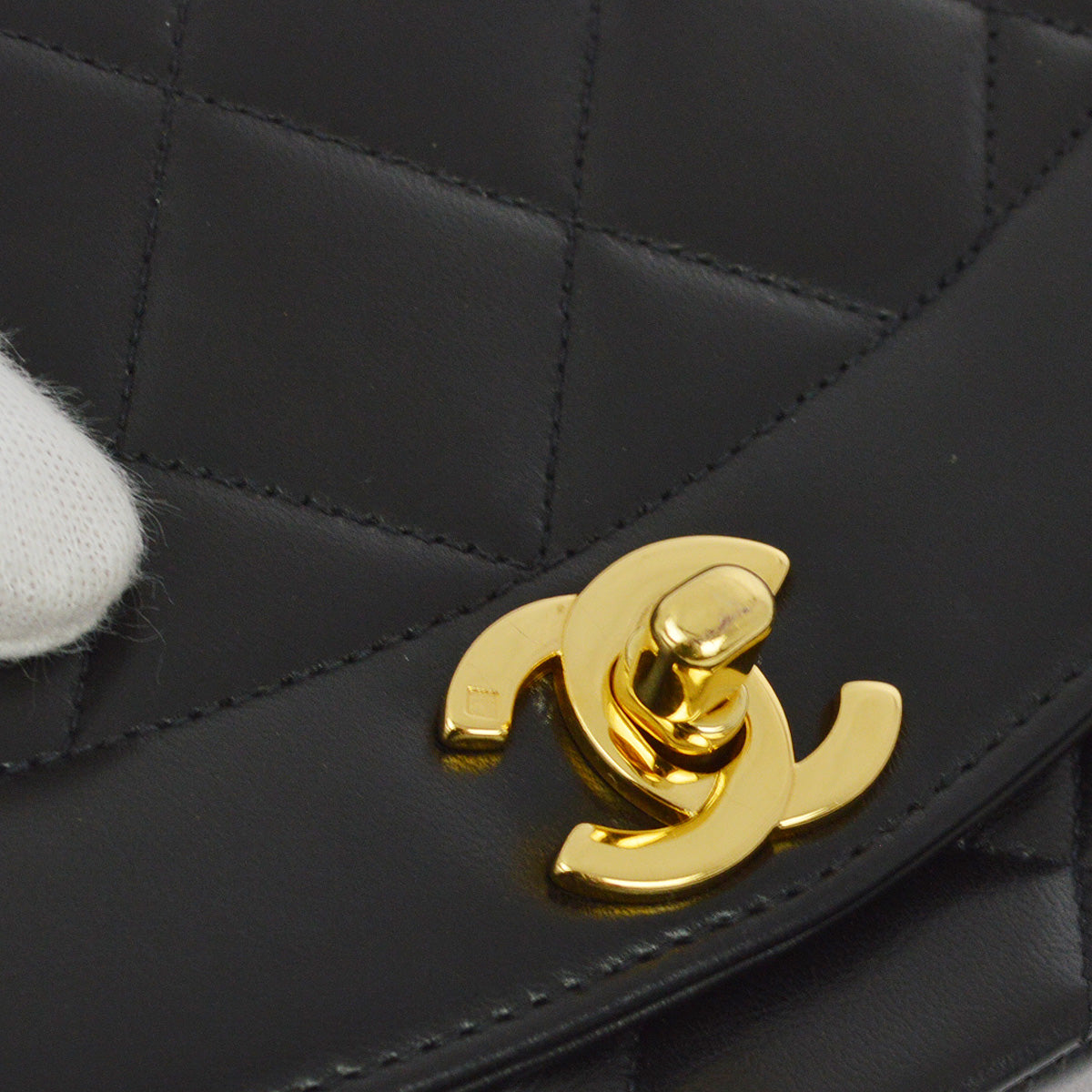 Luxury Chanel 1996-1997 Black Lambskin Small Diana Shoulder Bag