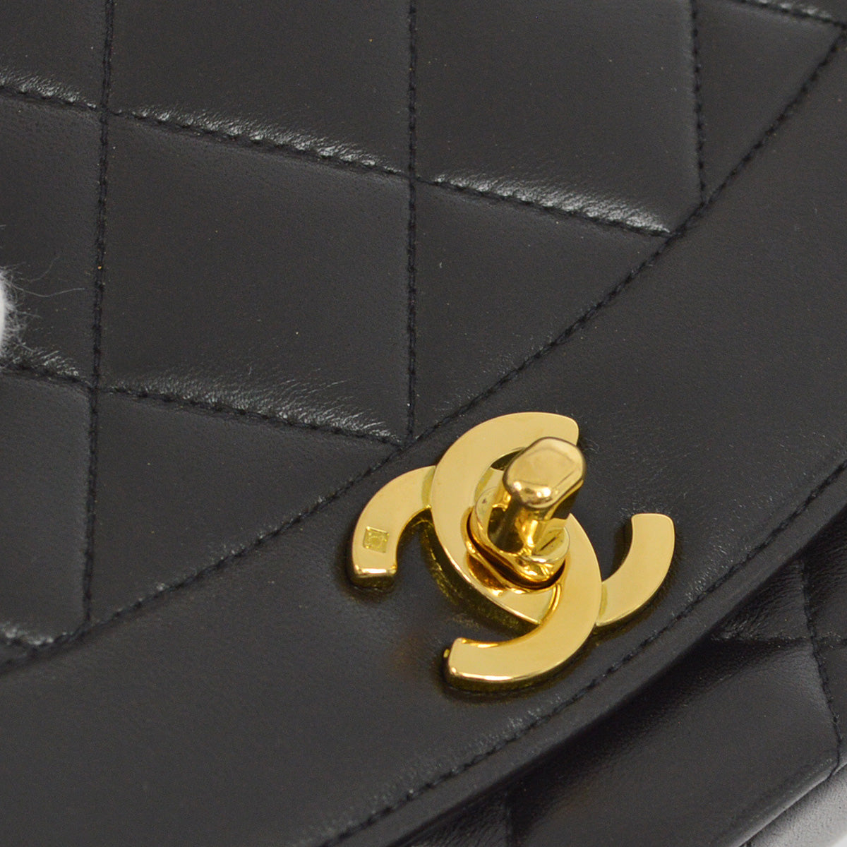 Luxury Chanel 1994-1996 Black Lambskin Medium Diana Shoulder Bag