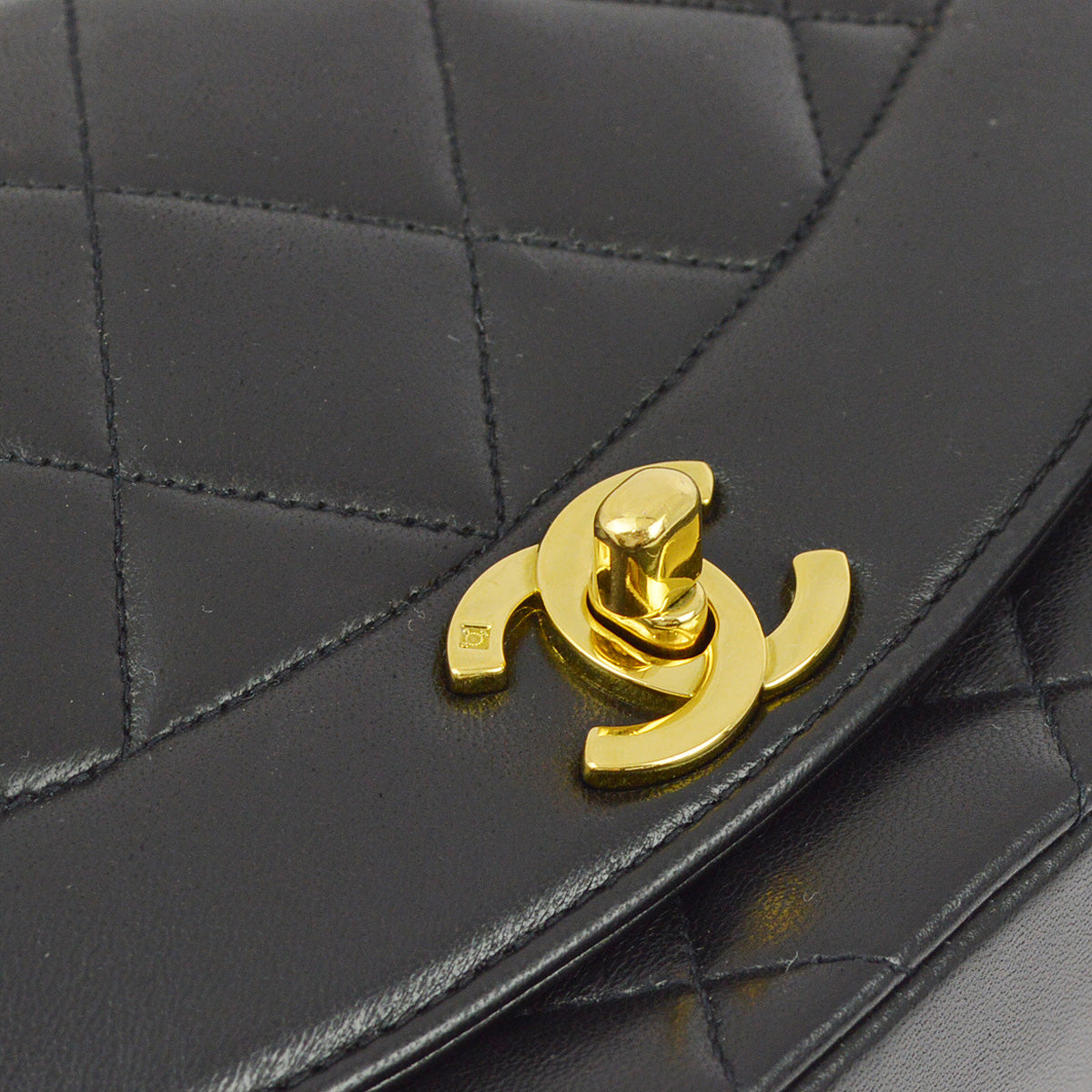 Luxury Chanel 1994-1996 Black Lambskin Small Diana Shoulder Bag