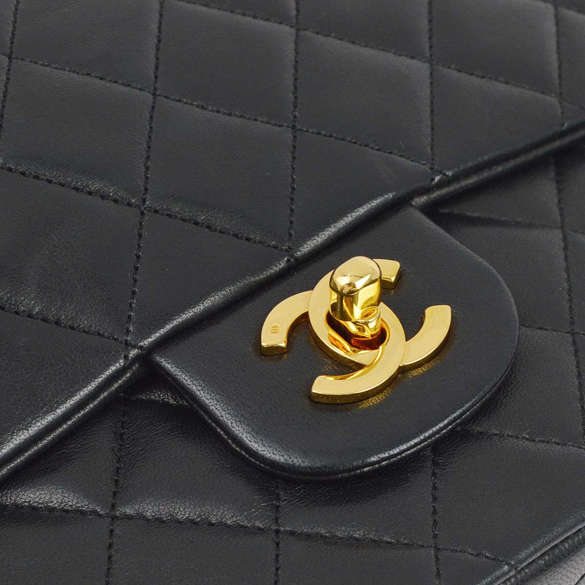 Luxury Chanel 1989-1991 Black Lambskin Medium Classic Double Flap Shoulder Bag