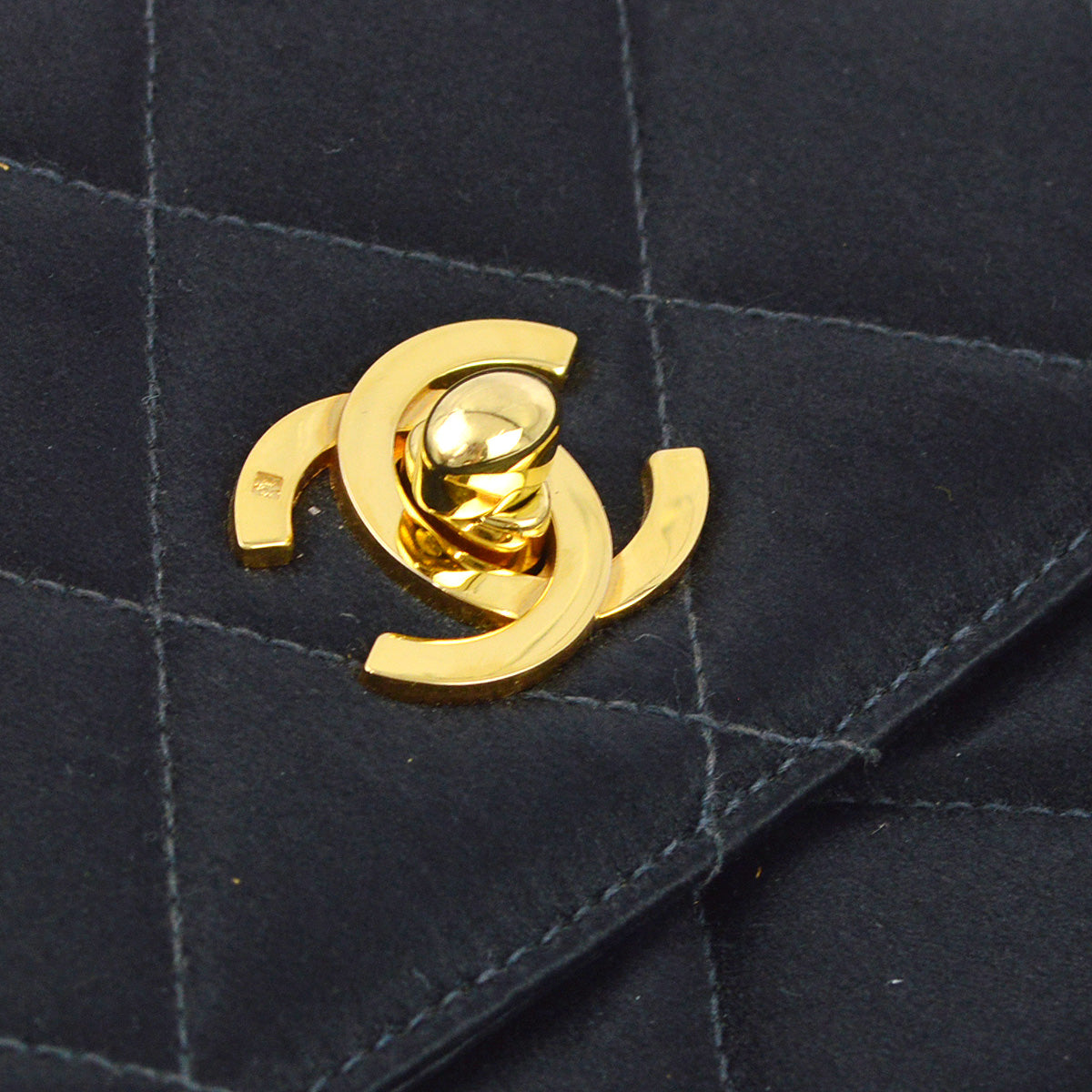 Luxury Chanel 1994-1996 Black Satin Chain Handbag