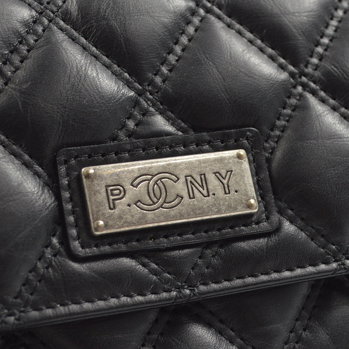Luxury Chanel 2006-2008 Black Calfskin Bifold Wallet