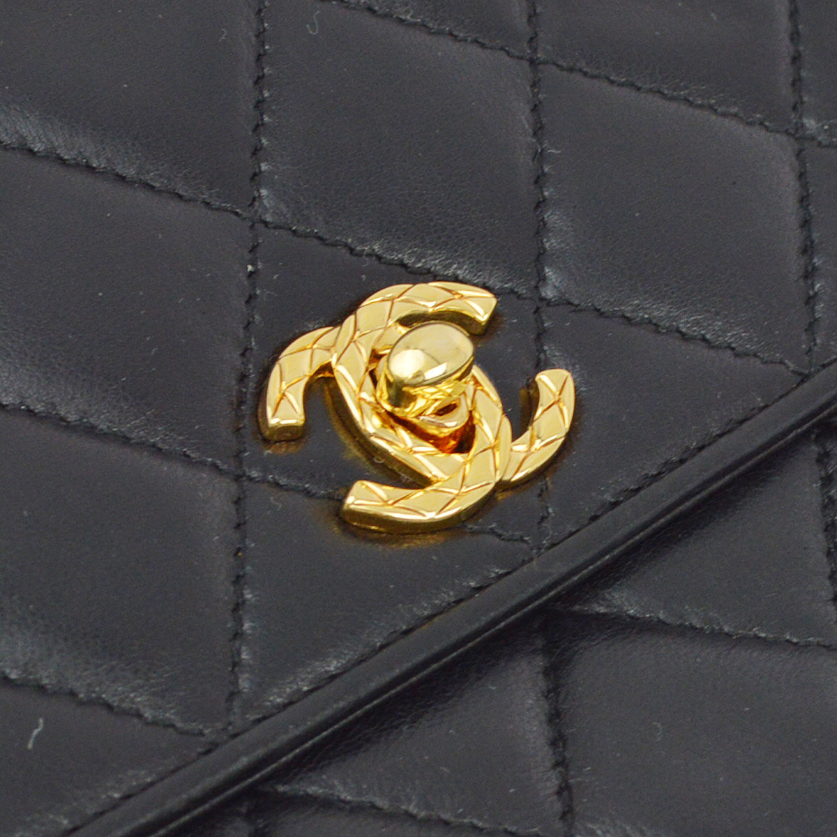 Luxury Chanel 1991-1994 Black Lambskin Straight Flap Handbag