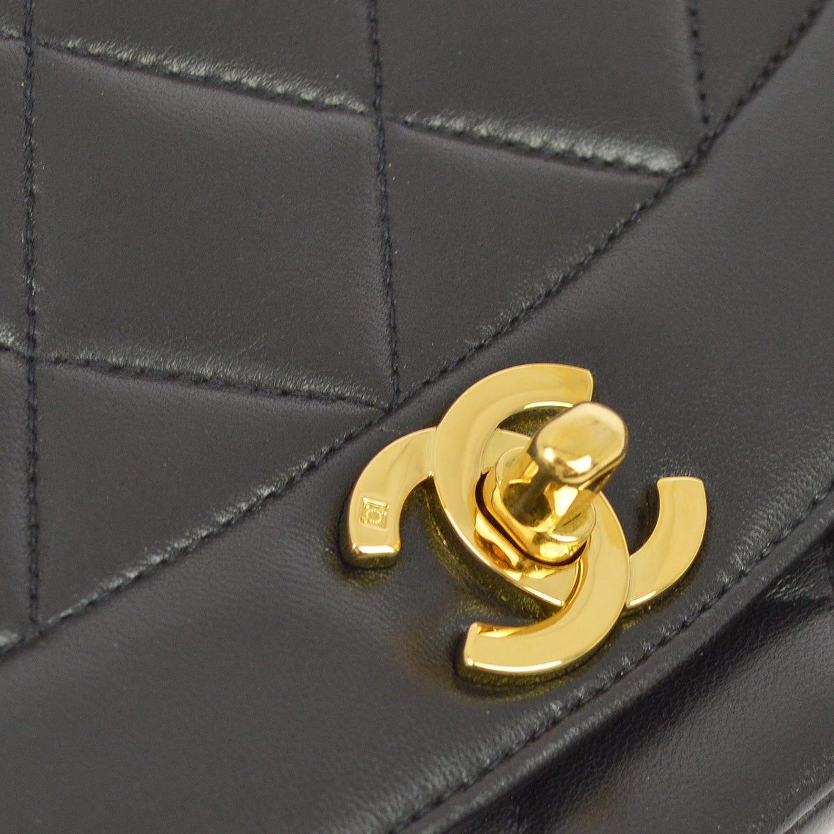 Luxury Chanel 1994-1996 Black Lambskin Medium Diana Shoulder Bag
