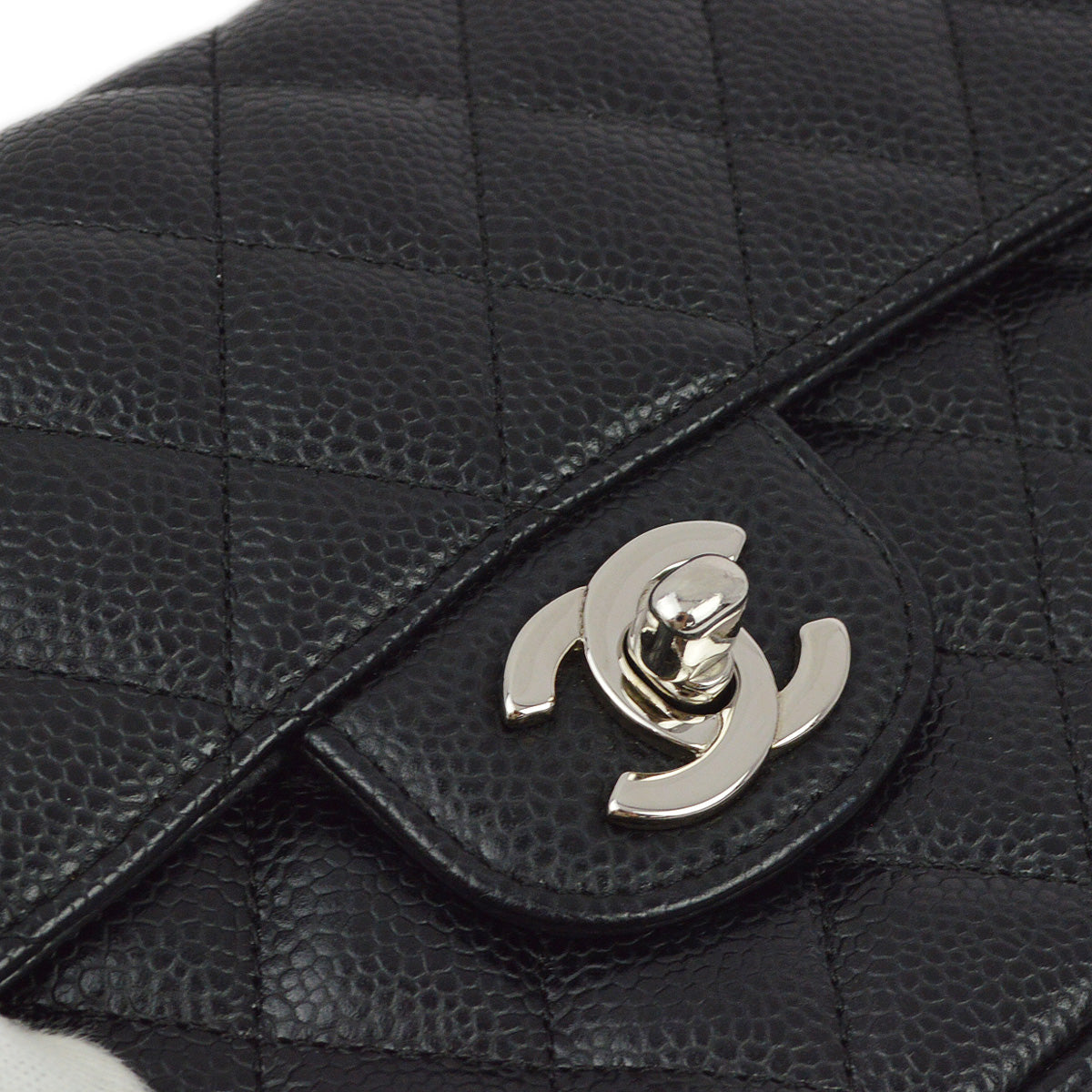 Luxury Chanel 2005-2006 Black Caviar East West Shoulder Bag