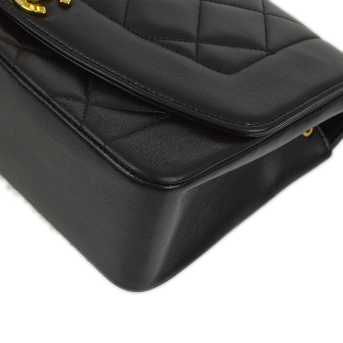Luxury Chanel 1996-1997 Black Lambskin Small Diana Shoulder Bag