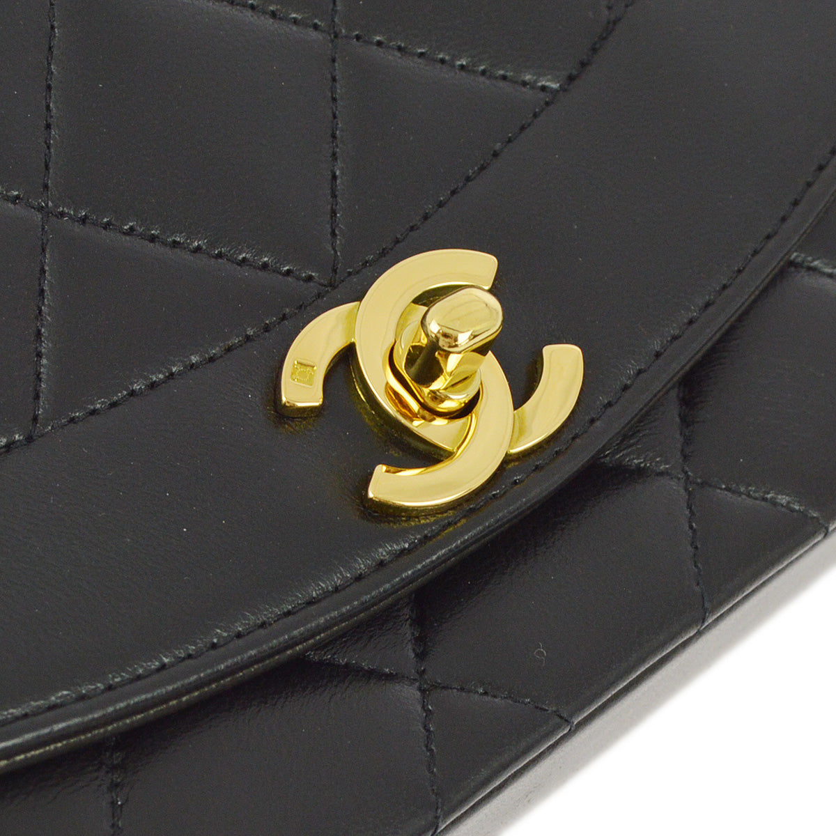 Luxury Chanel 1994-1996 Black Lambskin Small Diana Shoulder Bag