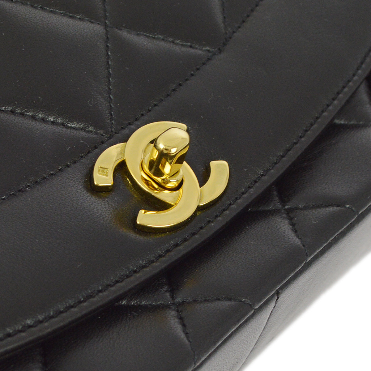 Luxury Chanel 1991-1994 Black Lambskin Medium Diana Shoulder Bag