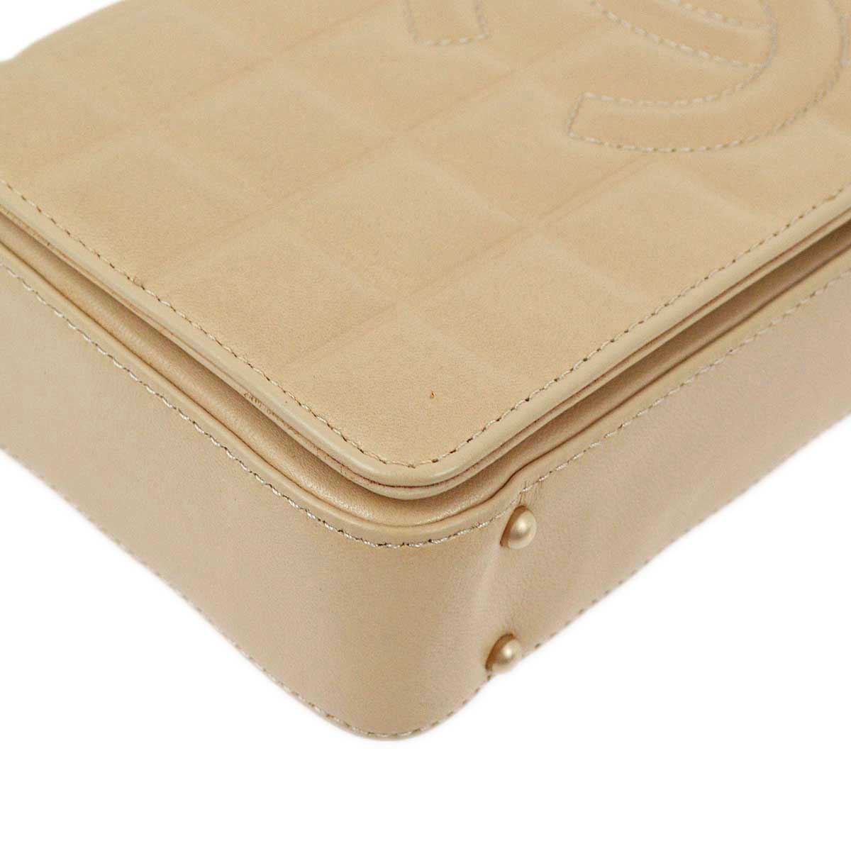 Luxury Chanel 2003-2004 Beige Lambskin Choco Bar Shoulder Bag