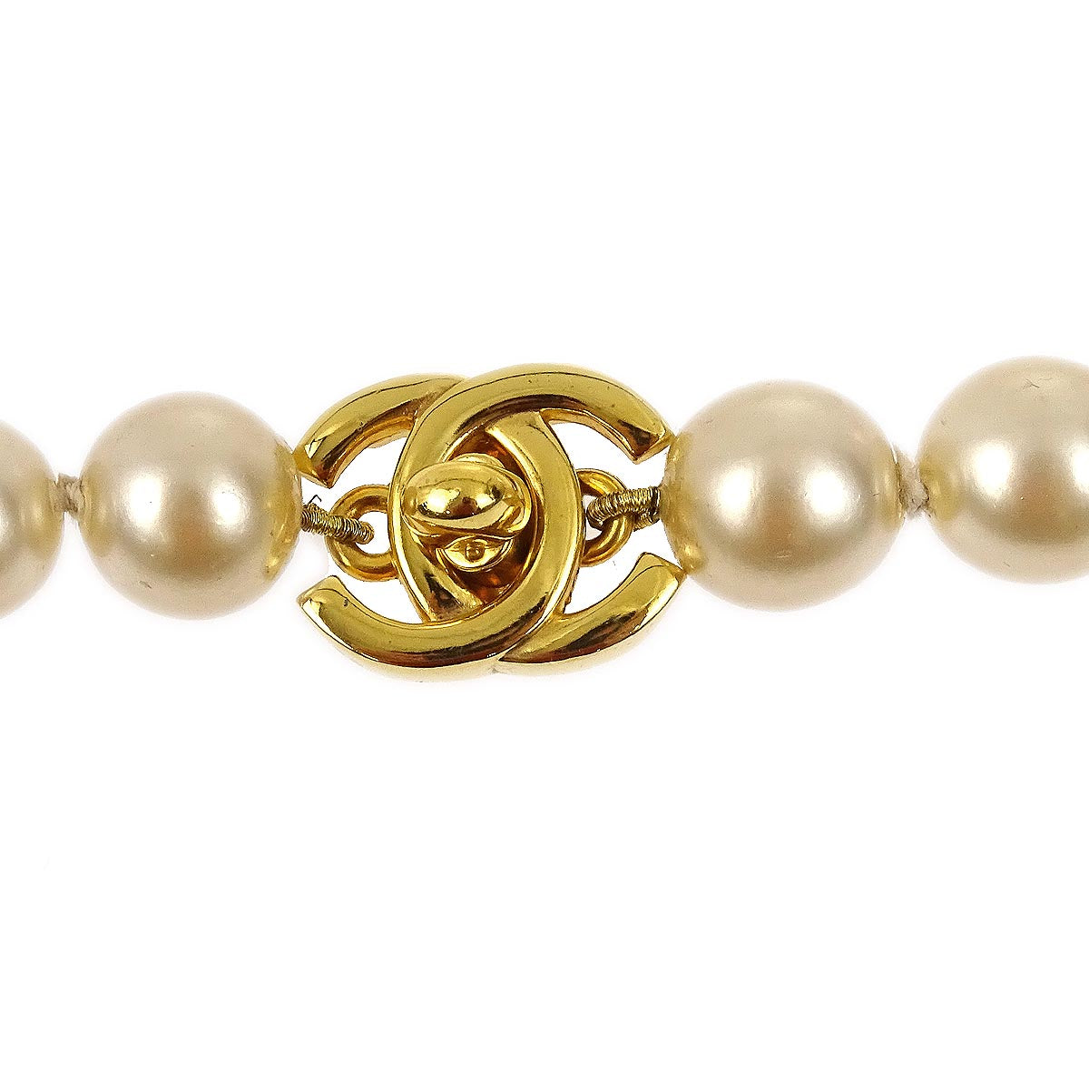 Luxury Chanel Costume Pearl Necklace 96P