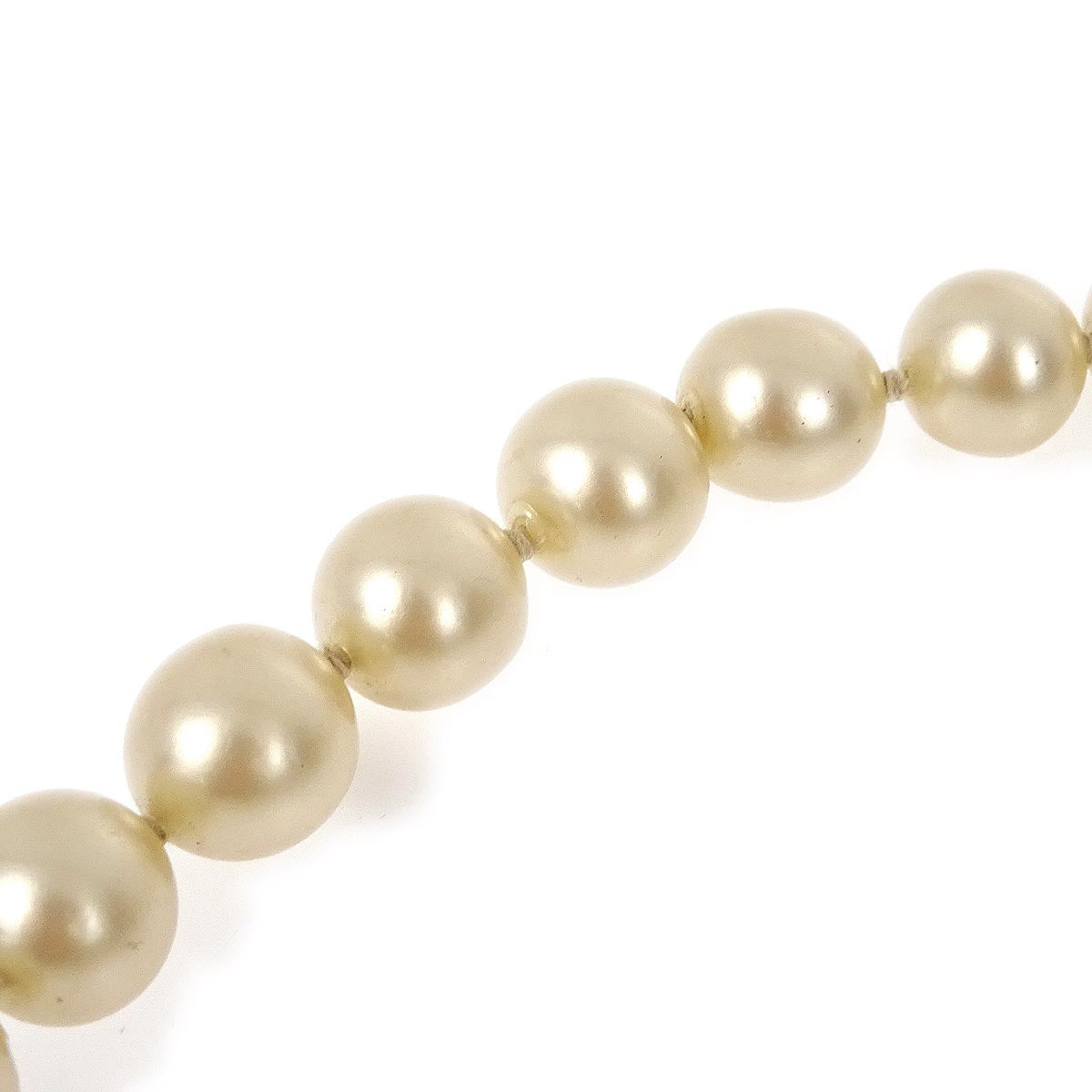 Luxury Chanel Costume Pearl Necklace 96P