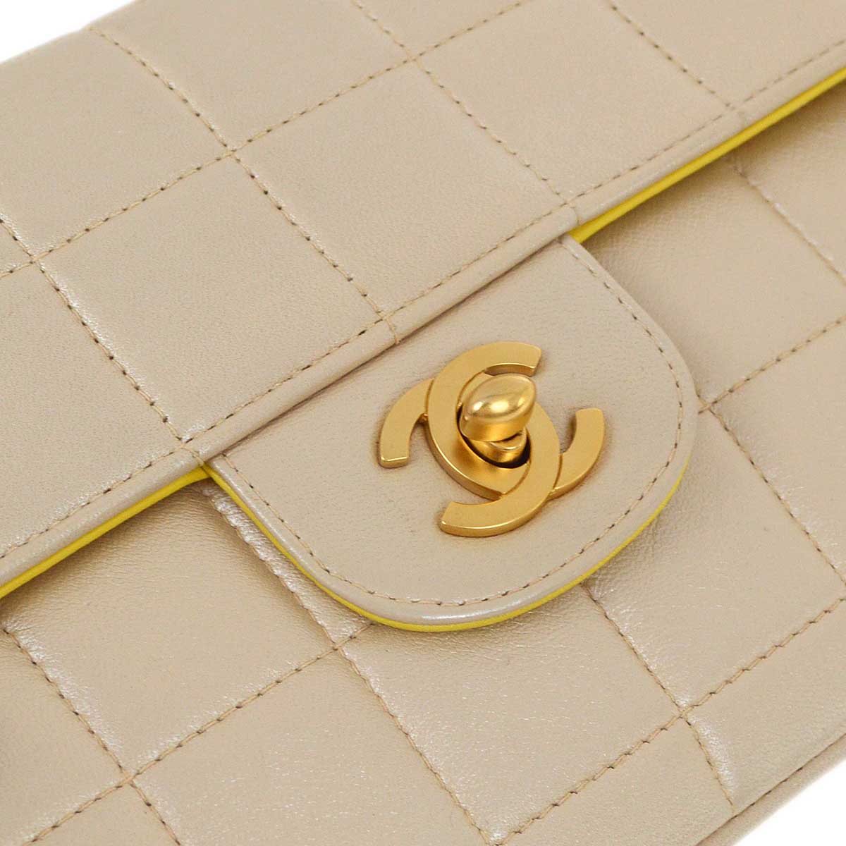 Luxury Chanel 2000-2001 Metallic Beige Lambskin East West Choco Bar Chain Shoulder Bag