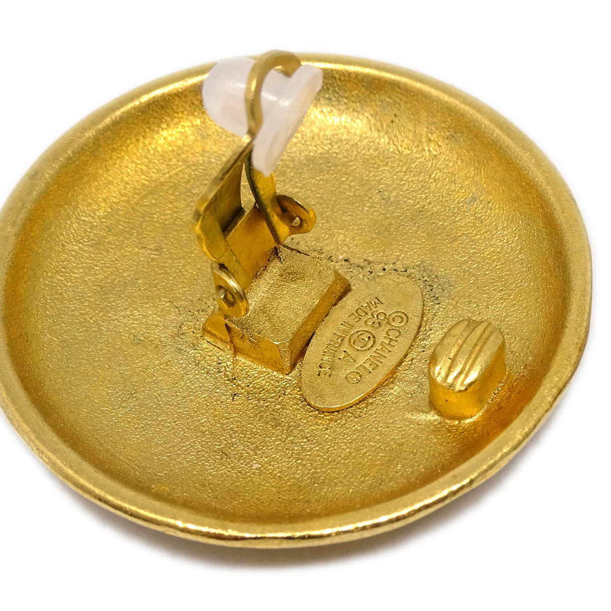Luxury Chanel Button Earrings Clip-On Gold 93A