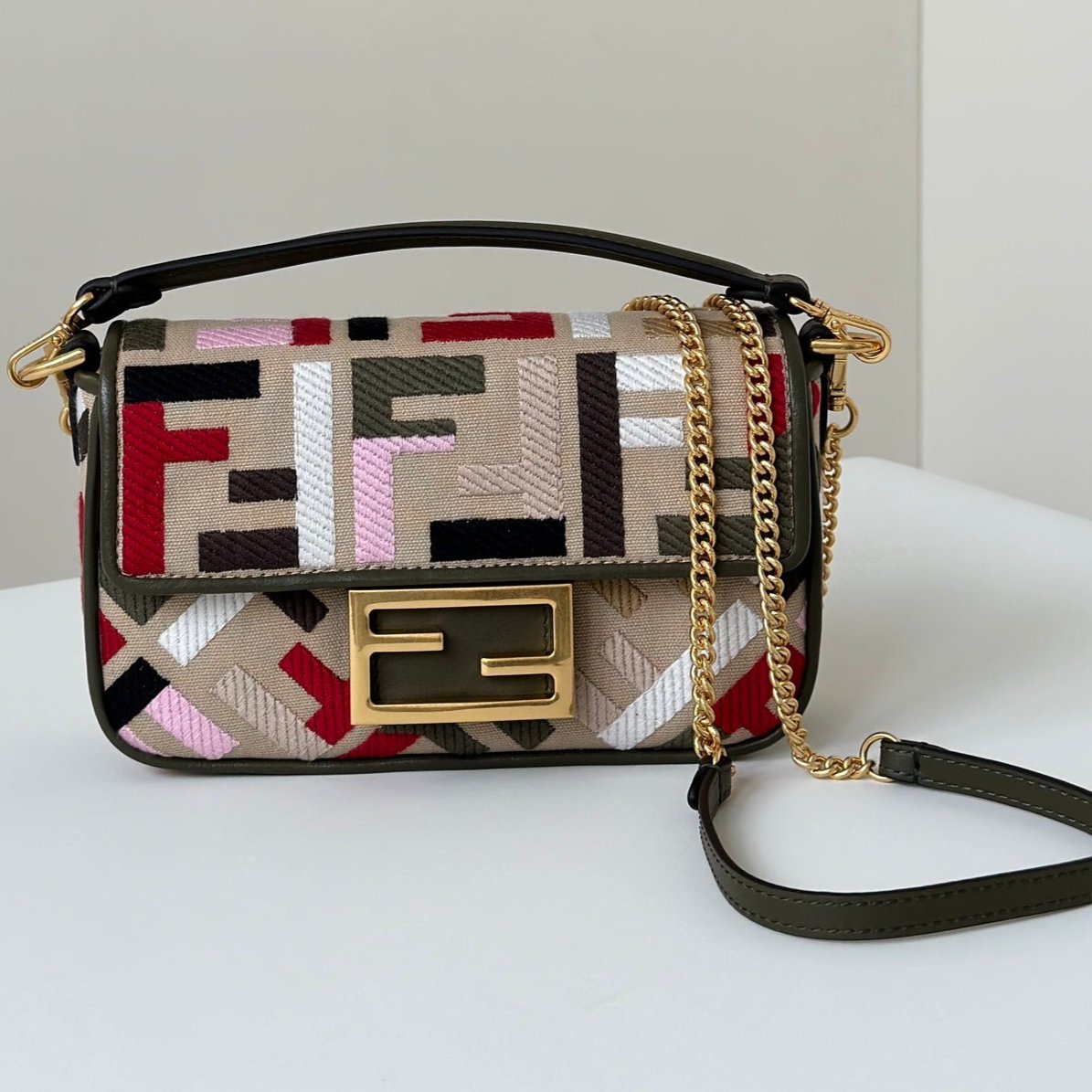 Luxury FendiBAGUETTE CANVAS 19 BAG WITH MULTICOLOUR FF EMBROIDERY GOLD HARDWARE