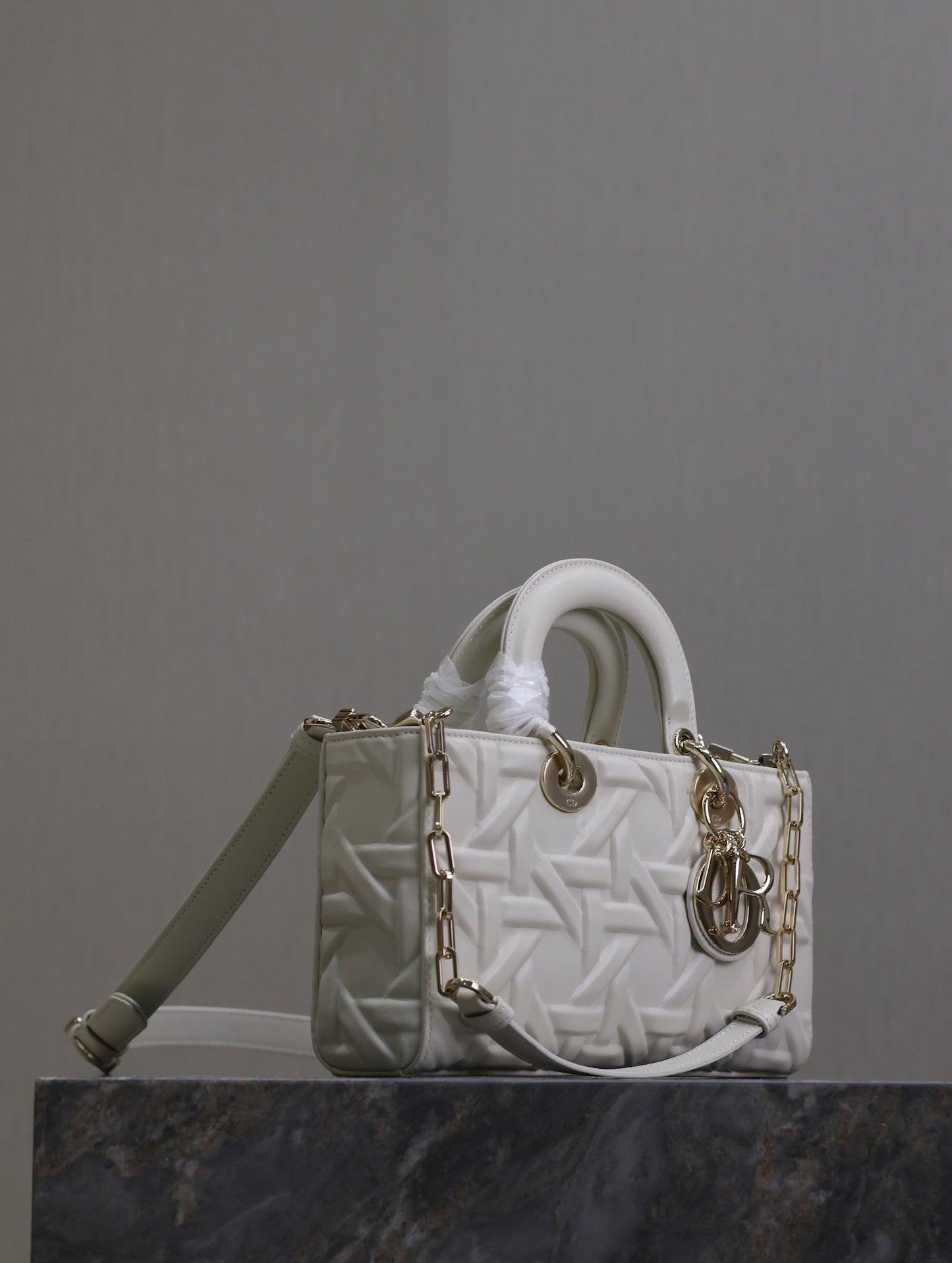 Luxury DiorLady D-Joy Bag 26 White Graphic Lambskin