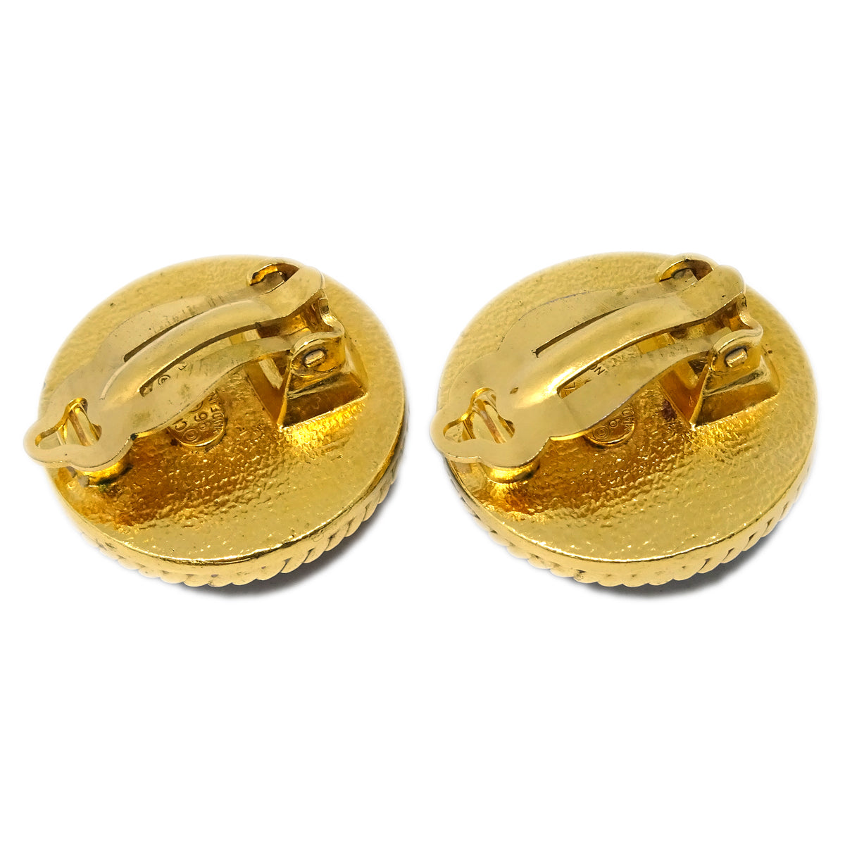 Luxury Chanel Black Button Shell Earrings Clip-On 96P