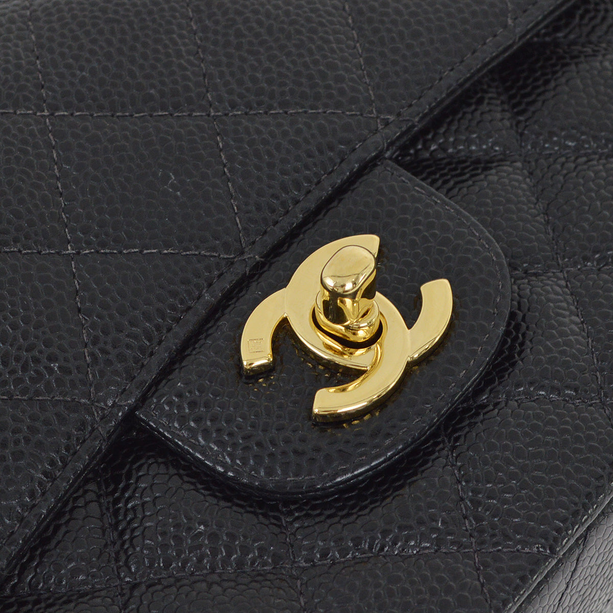 Luxury Chanel 2001-2003 Black Caviar Small Classic Double Flap Shoulder Bag