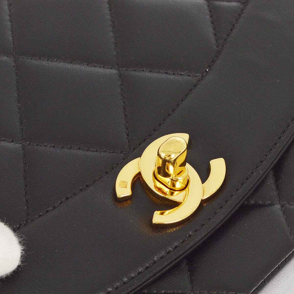 Luxury Chanel 1996-1997 Black Lambskin Small Diana Shoulder Bag
