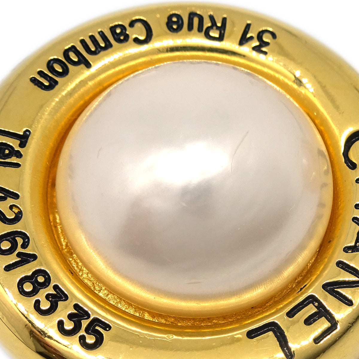 Luxury Chanel Gold Button Artificial Pearl Earrings Clip-On 23