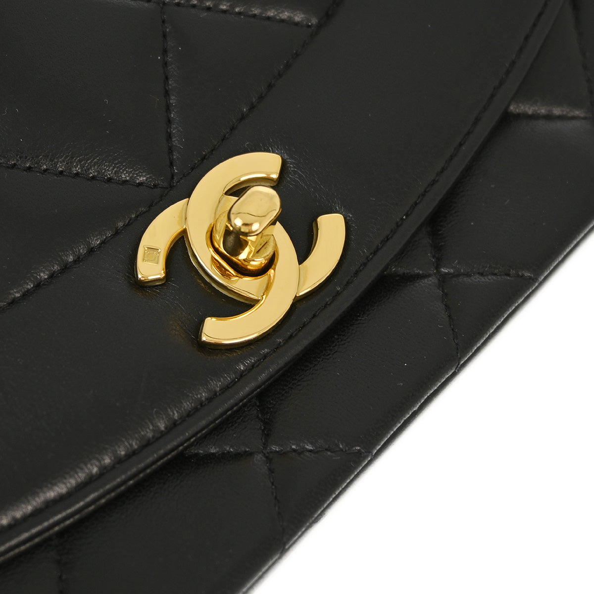 Luxury Chanel 1994-1996 Black Lambskin Small Diana Shoulder Bag