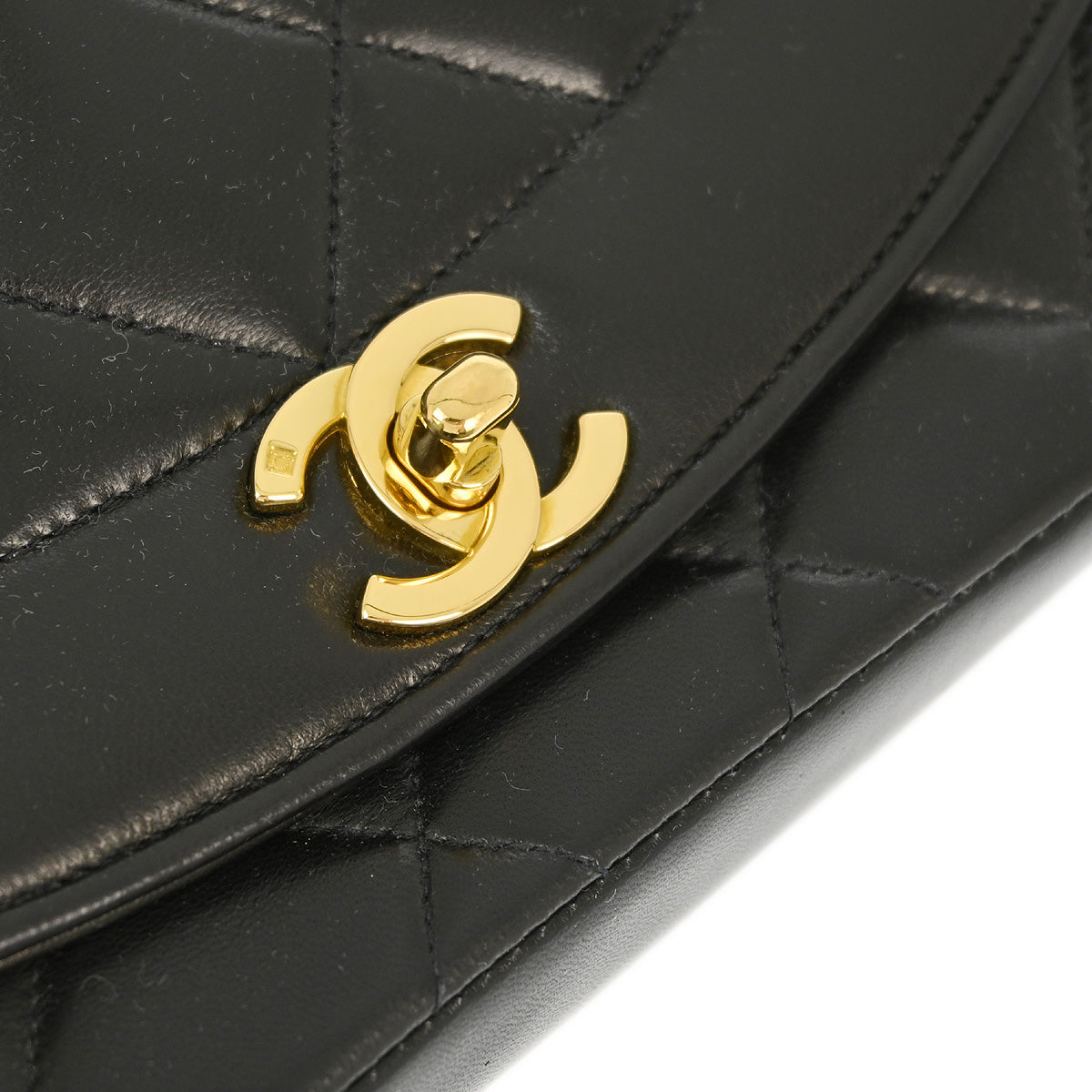 Luxury Chanel 1994-1996 Black Lambskin Small Diana Shoulder Bag