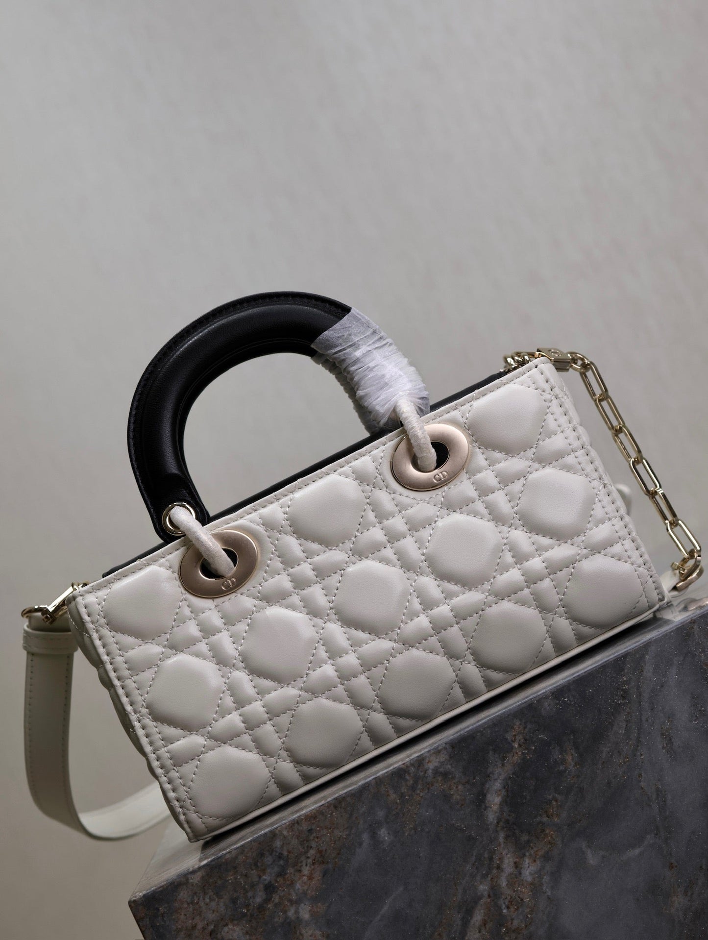 Luxury DiorLady D-Joy Bag 22 White Black Lambskin