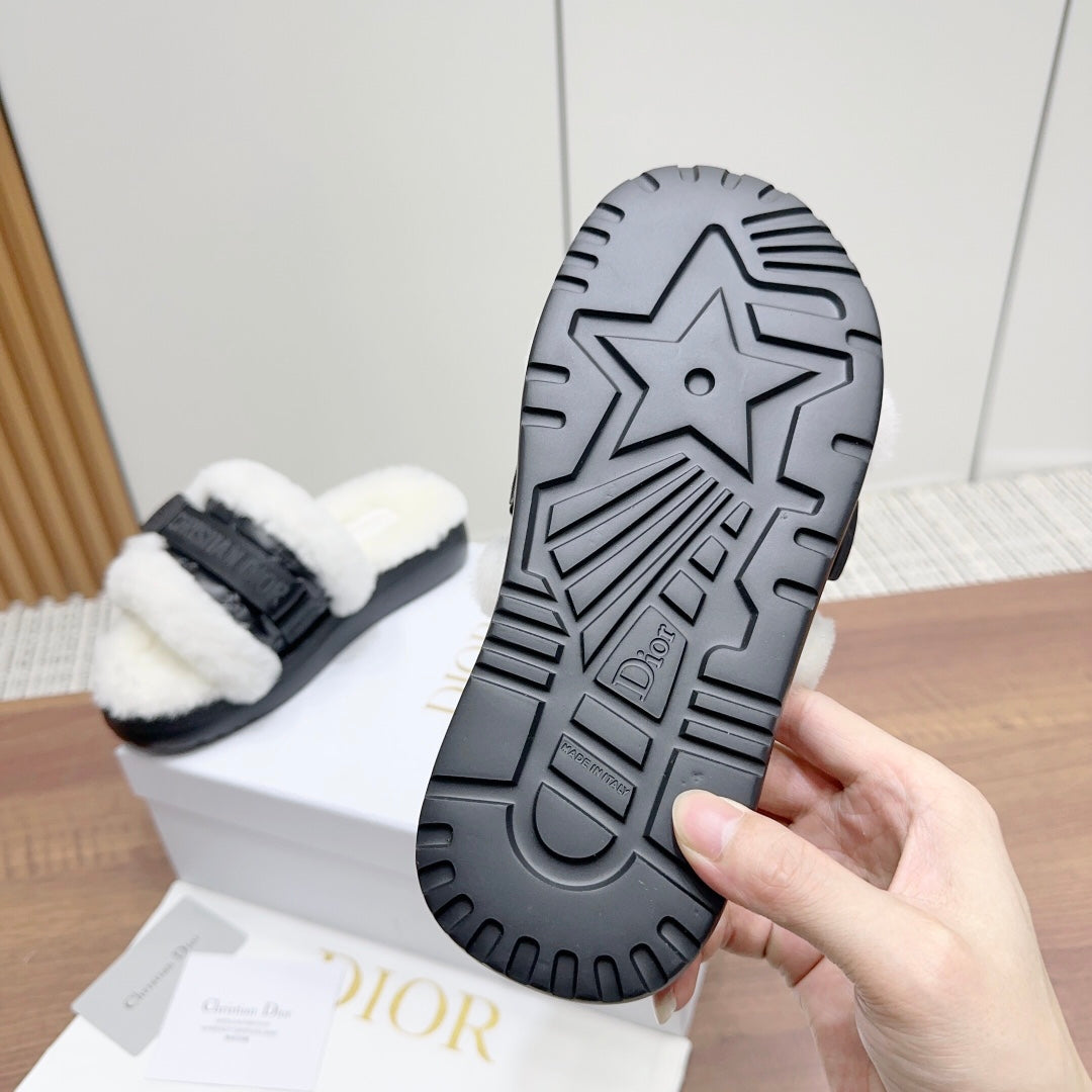 Luxury Dior DIORiviera Dio(r)evolution Slide Black White Quilted Fleece Lining And Lambskin