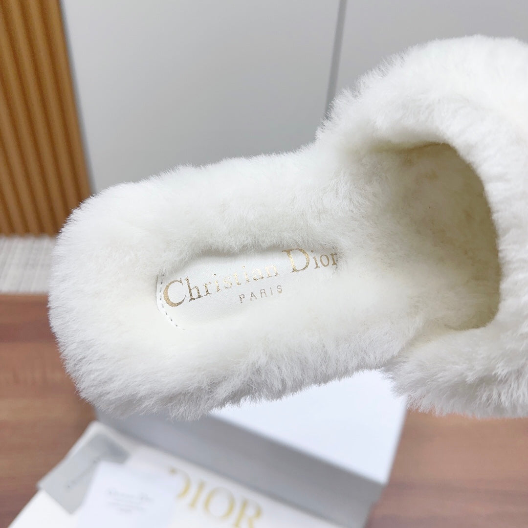 Luxury DiorDway Slide White Light Beige Fleece Lining And Canvas Fabric