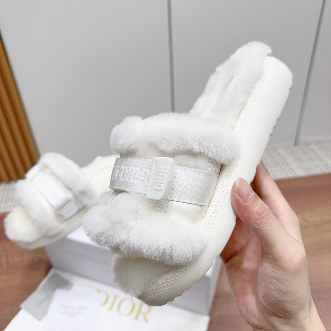 Luxury Dior DIORiviera Dio(r)evolution Slide White Quilted Fleece Lining And Lambskin
