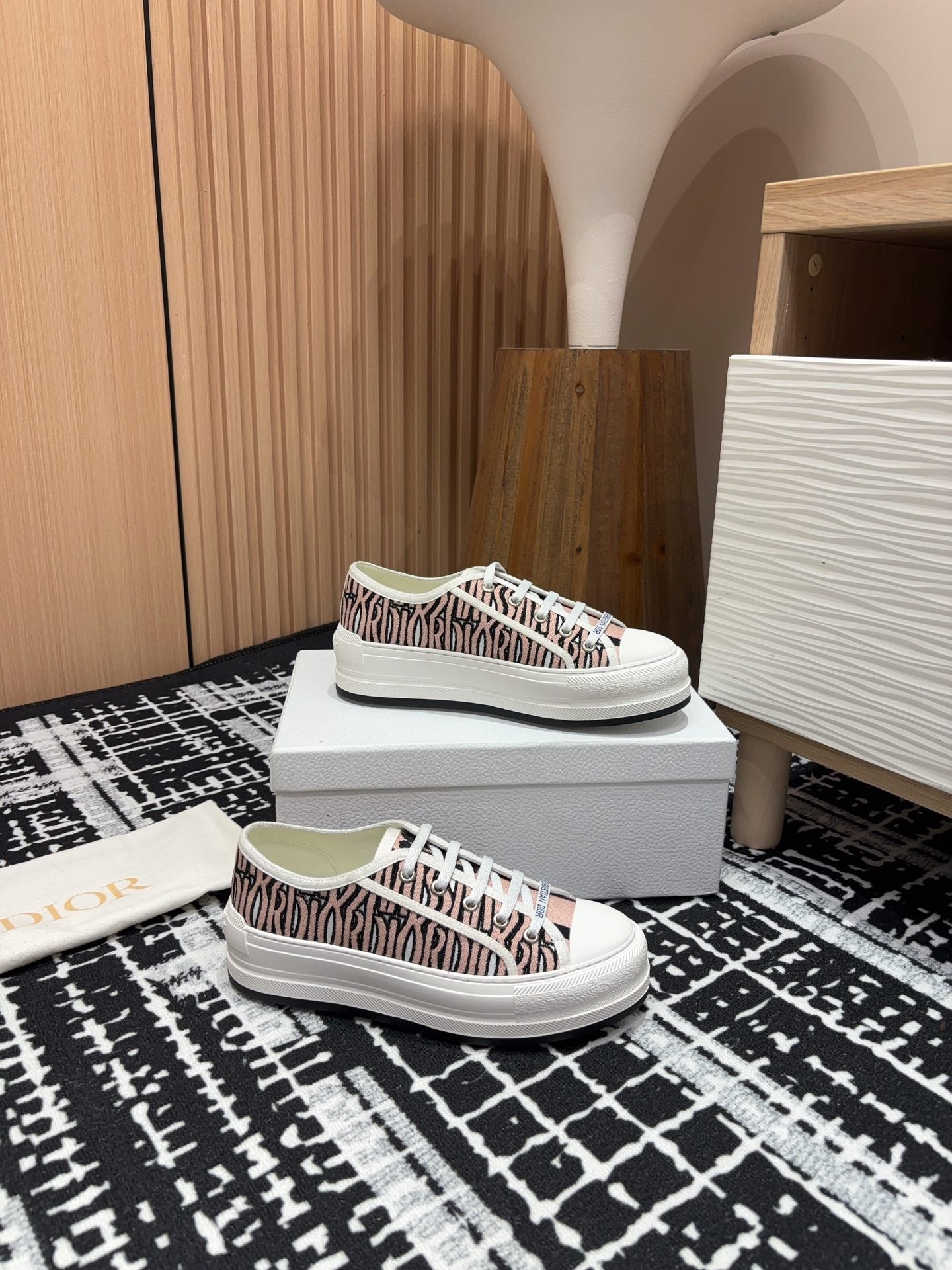 Luxury DiorWalk'n' Luxury DiorPlatform Sneaker Pale Pink Miss Canvas