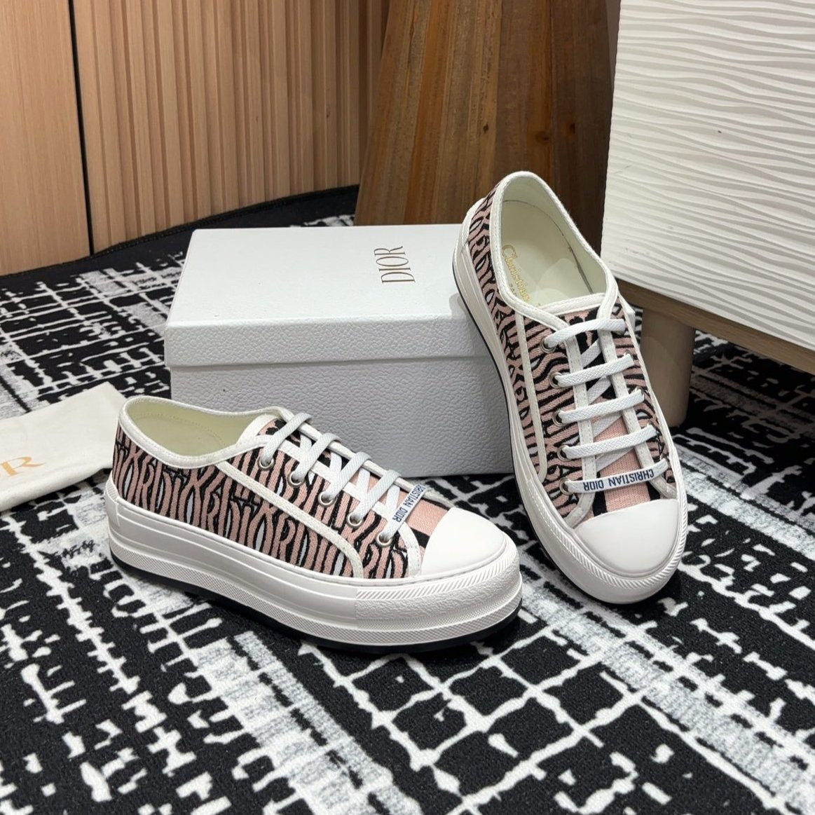 Luxury DiorWalk'n' Luxury DiorPlatform Sneaker Pale Pink Miss Canvas