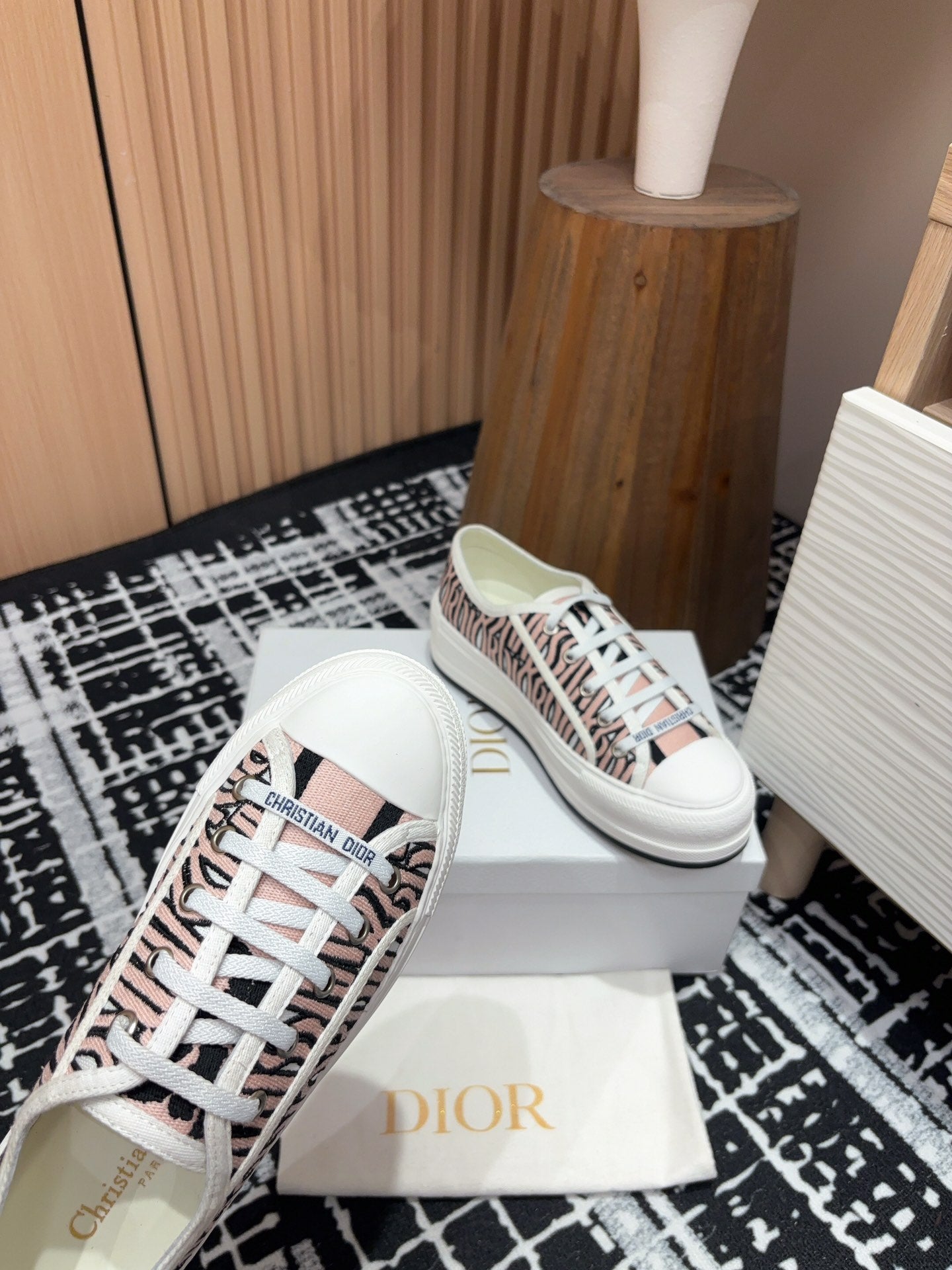 Luxury DiorWalk'n' Luxury DiorPlatform Sneaker Pale Pink Miss Canvas