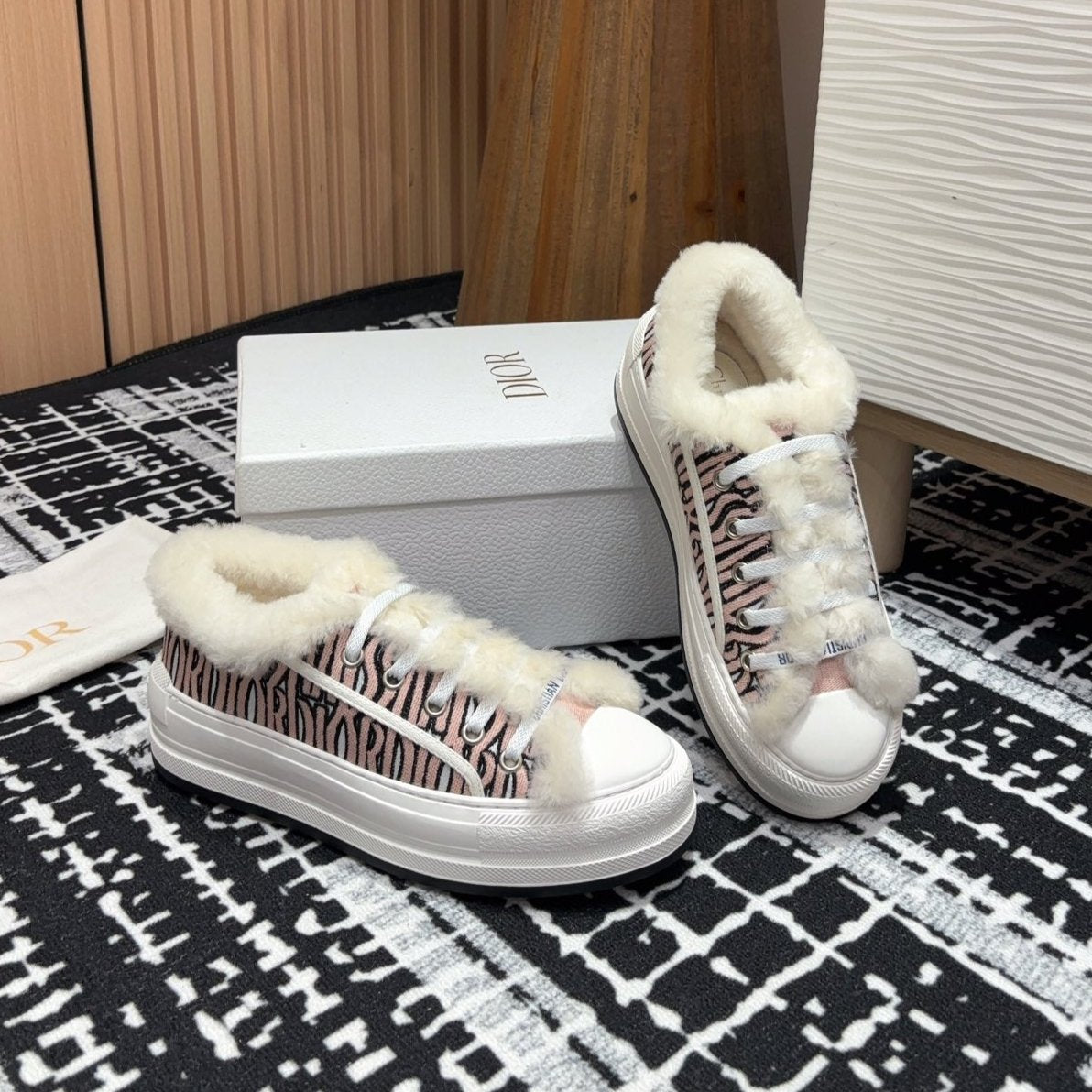 Luxury DiorWalk'n' Luxury DiorPlatform Sneaker Pale Pink Canvas And Fleece Lining
