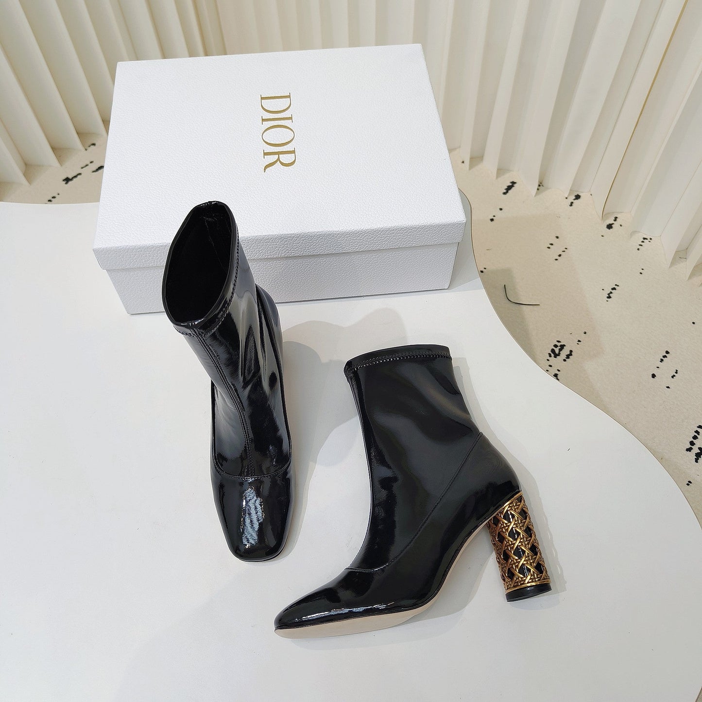 Luxury DiorIcon Heeled Ankle Boot 40mm In Glossy Black Cowhide 111376