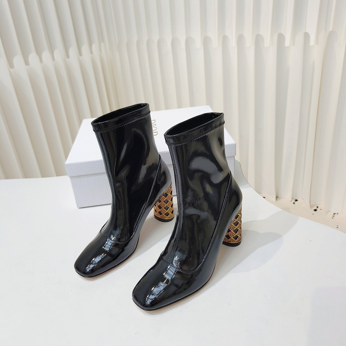 Luxury DiorIcon Heeled Ankle Boot 80mm In Glossy Black Cowhide 111384
