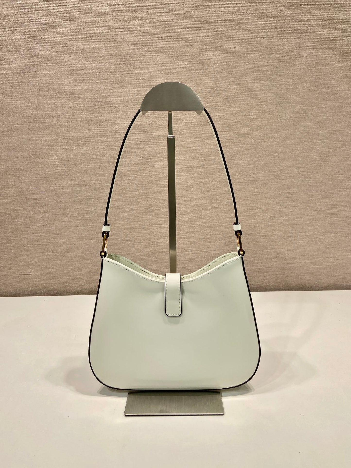 Luxury PradaCLEO SHOULDER BAG 22 IN WHITE BRUSHED LAMBSKIN WITH CLASP CLOSURE