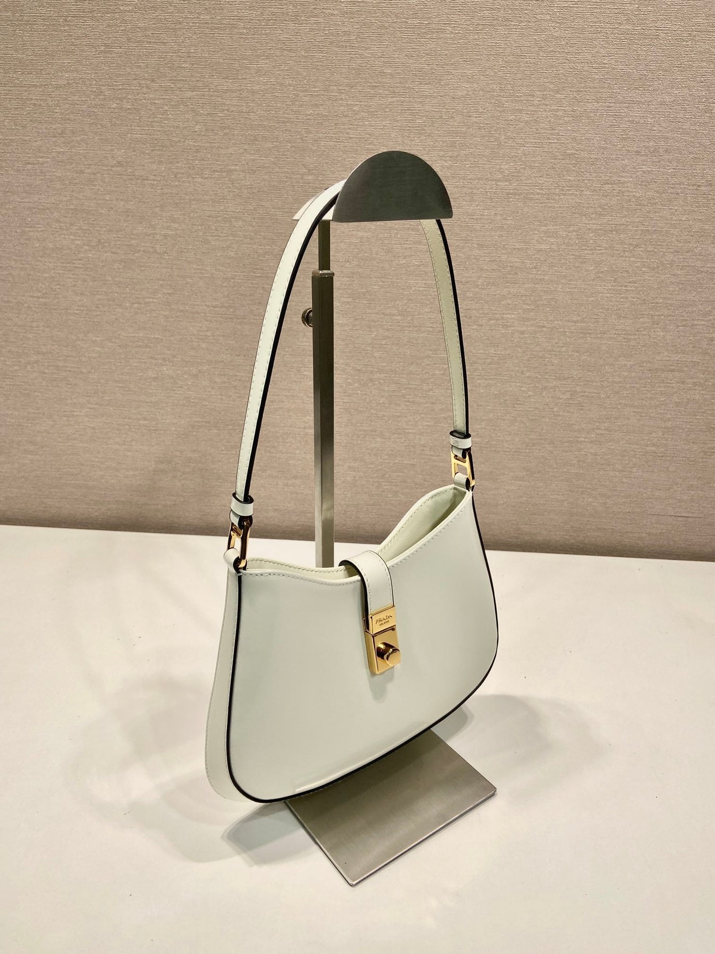 Luxury PradaCLEO SHOULDER BAG 22 IN WHITE BRUSHED LAMBSKIN WITH CLASP CLOSURE