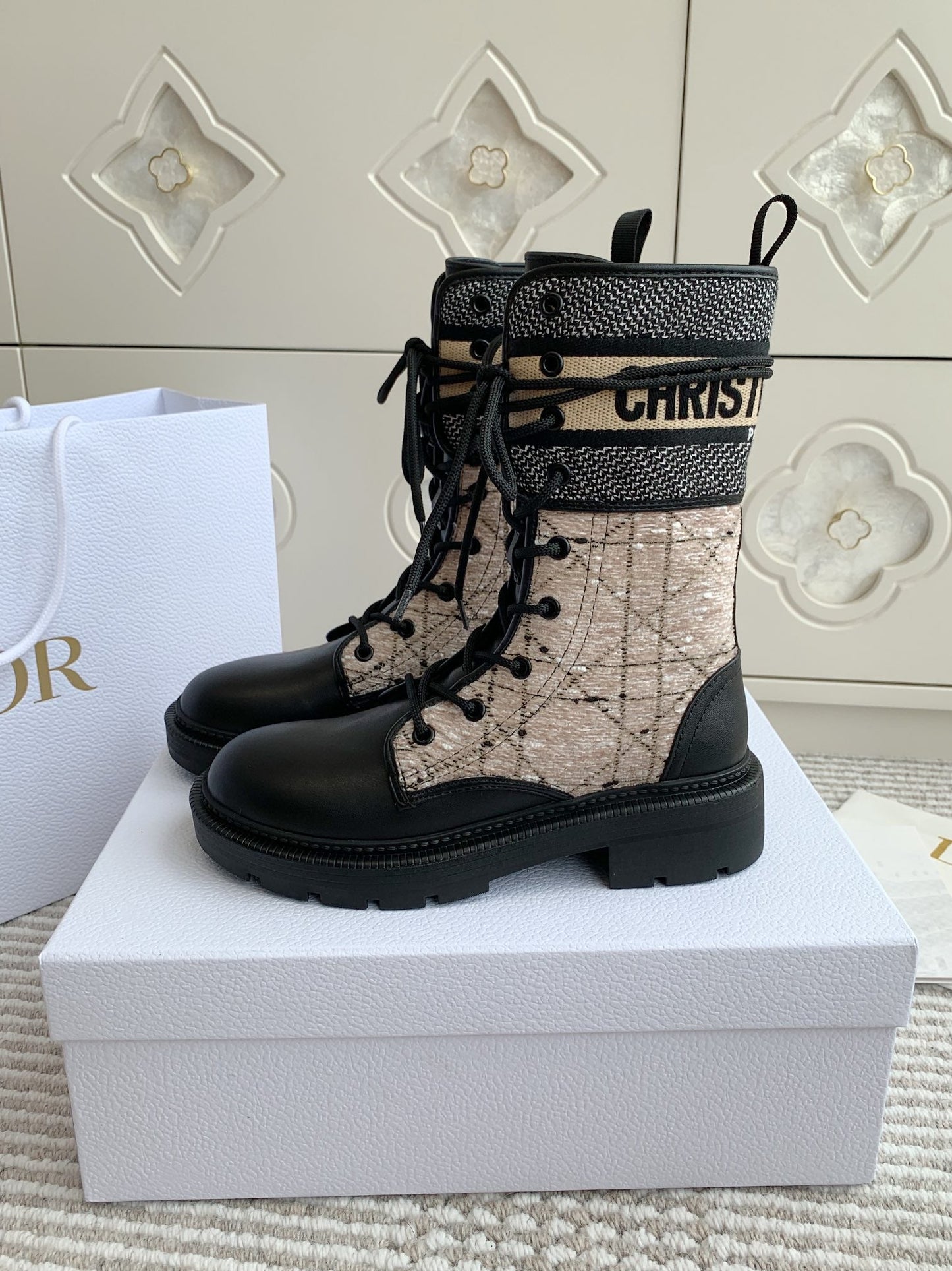Luxury DiorD-Major Ankle Boot In Dark Beige Mix Black Canvas And Cowhide 105071