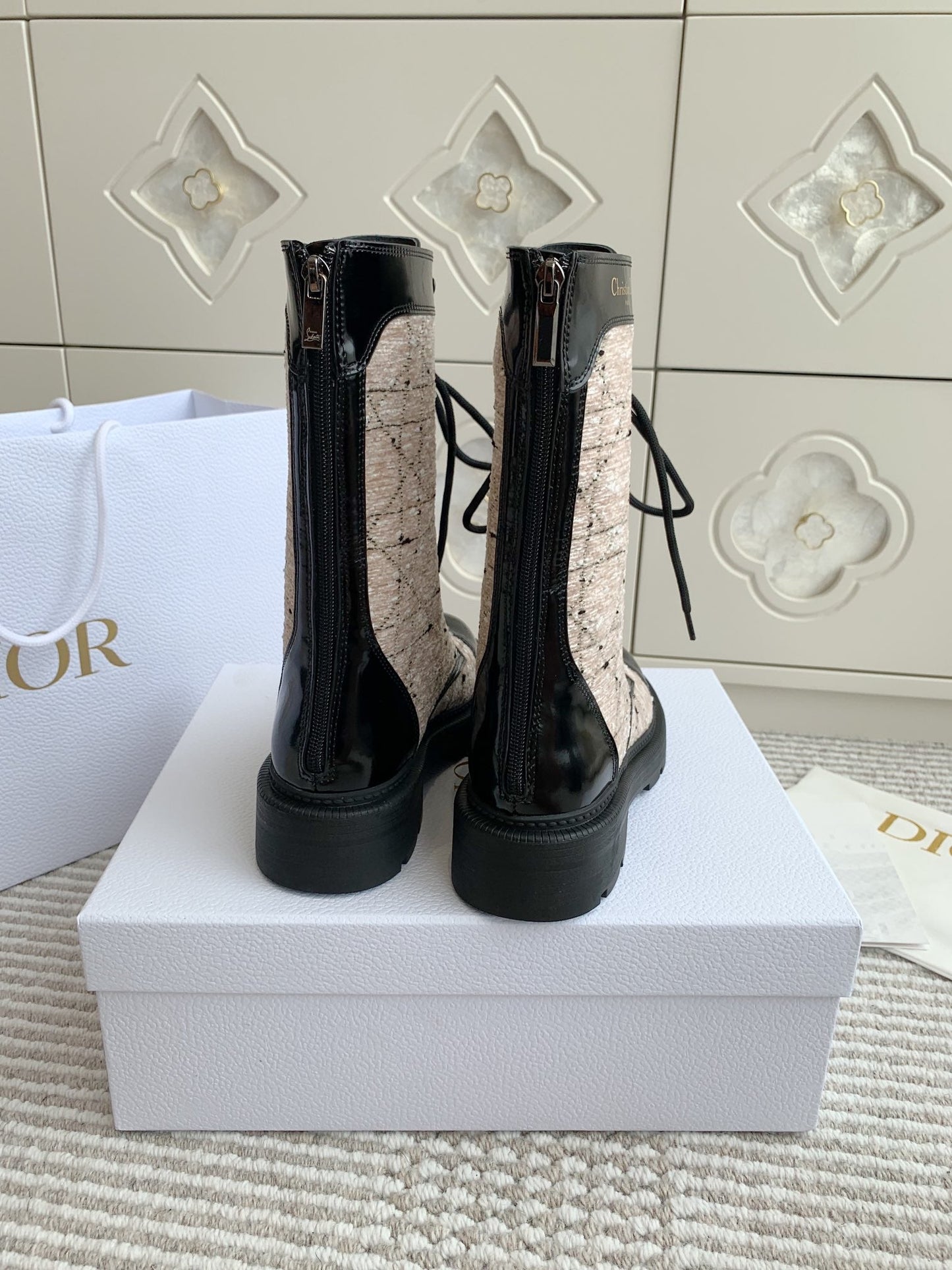 Luxury DiorD-Unit Ankle Boot In Beige Mix Black Tweed Fabric And Glossy Cowhide 105088