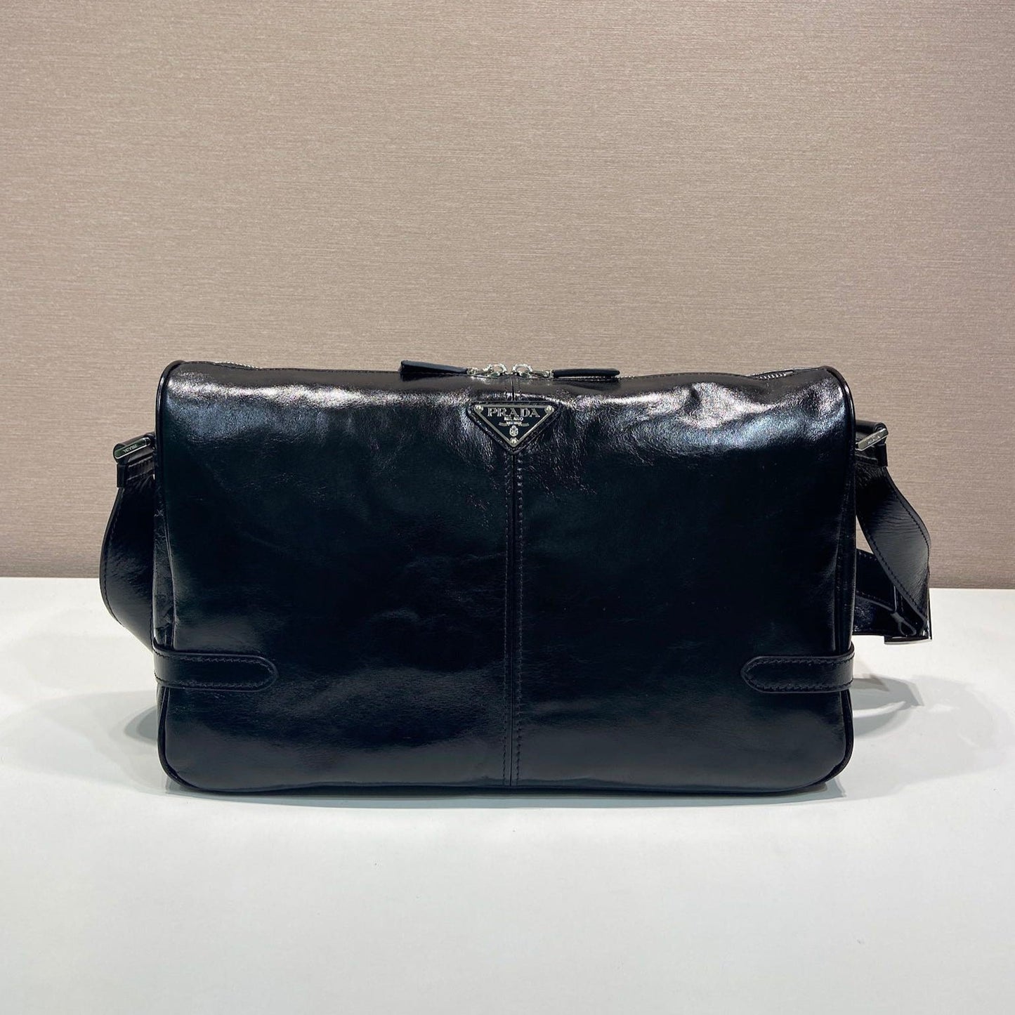 Luxury PradaHOBO BAG 35 IN BLACK OIL WAX LAMBSKIN SILVER LOGO