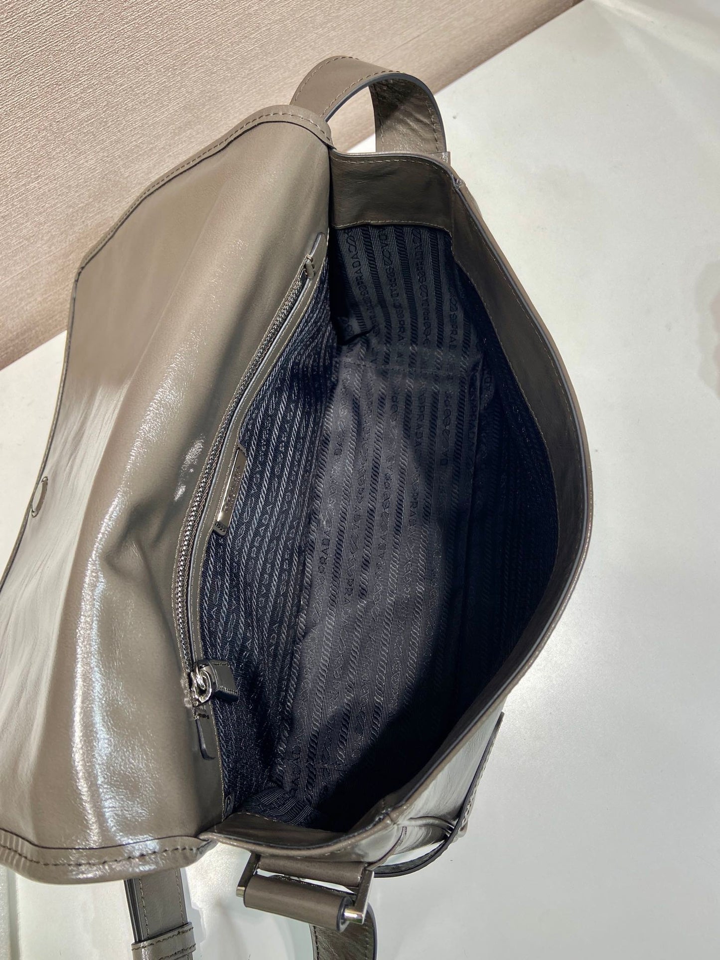 Luxury PradaMESSENGER BAG 30 IN TROUT GRAY SOFT AND SHINY CALFSKIN
