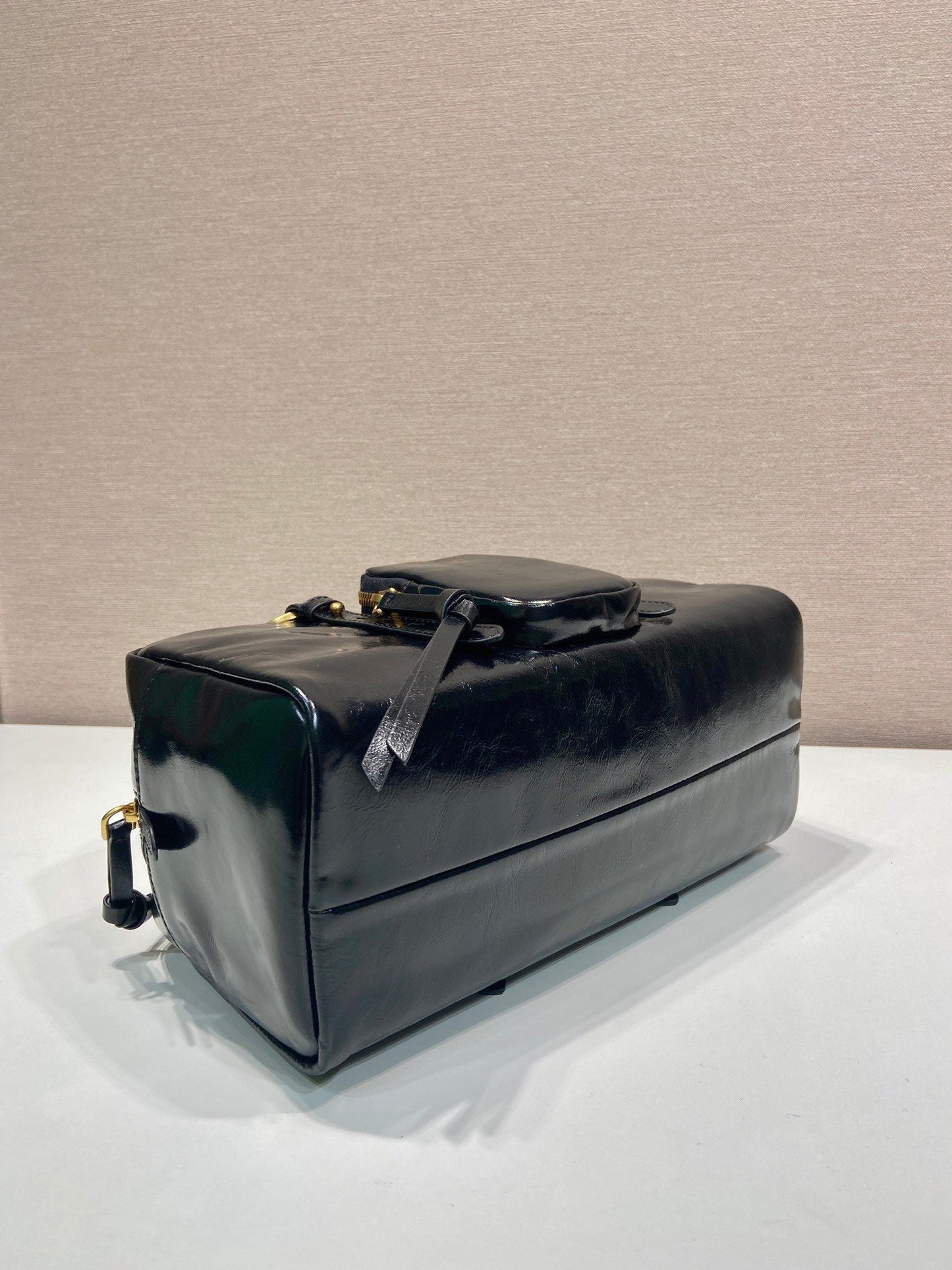 Luxury PradaLARGE RECTANGULAR BAG 30 IN BLACK OIL WAX LAMBSKIN GOLD HARDWARE