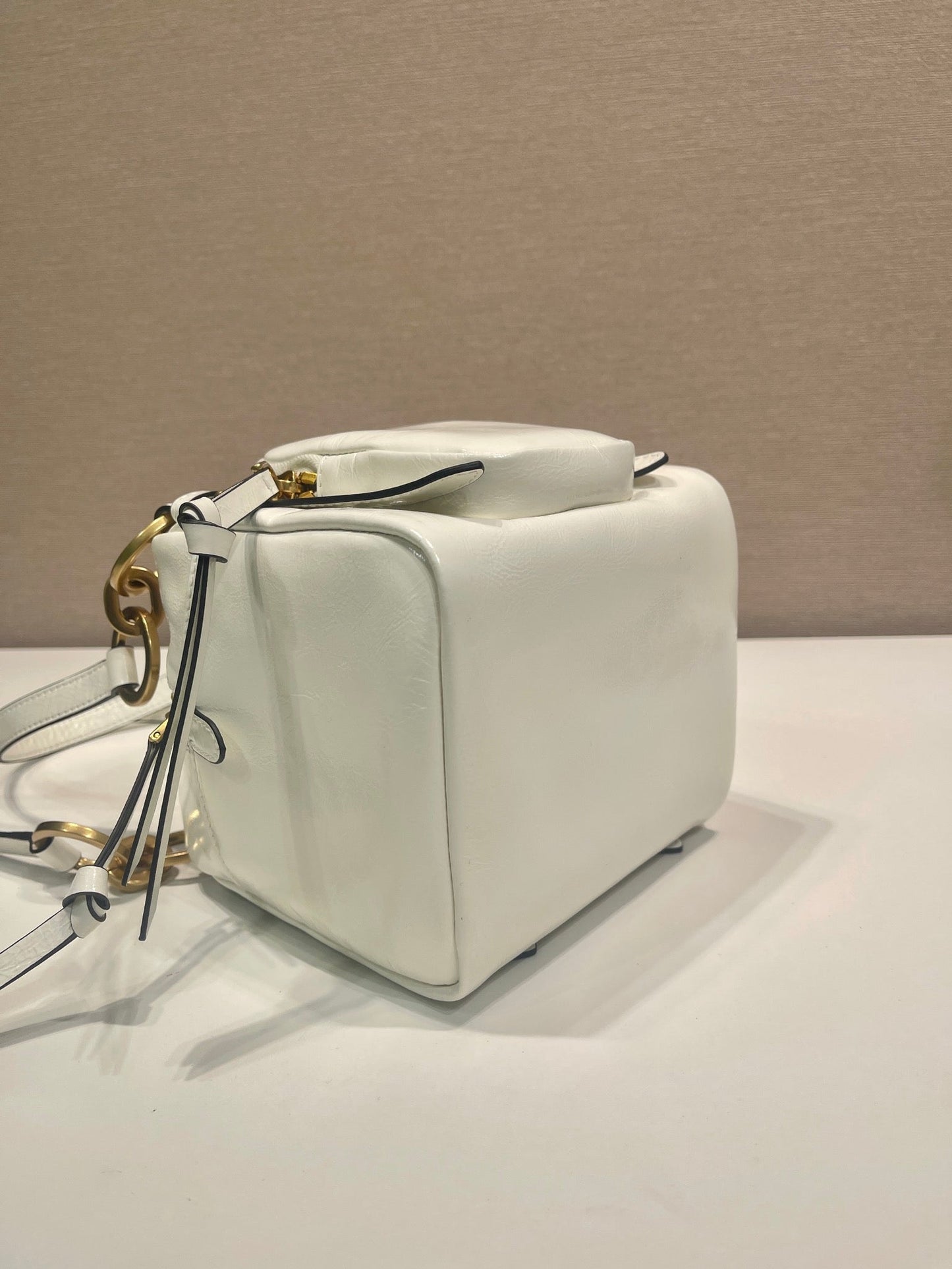 Luxury PradaSMALL RECTANGULAR BAG 14 IN WHITE OIL WAX LAMBSKIN GOLD HARDWARE