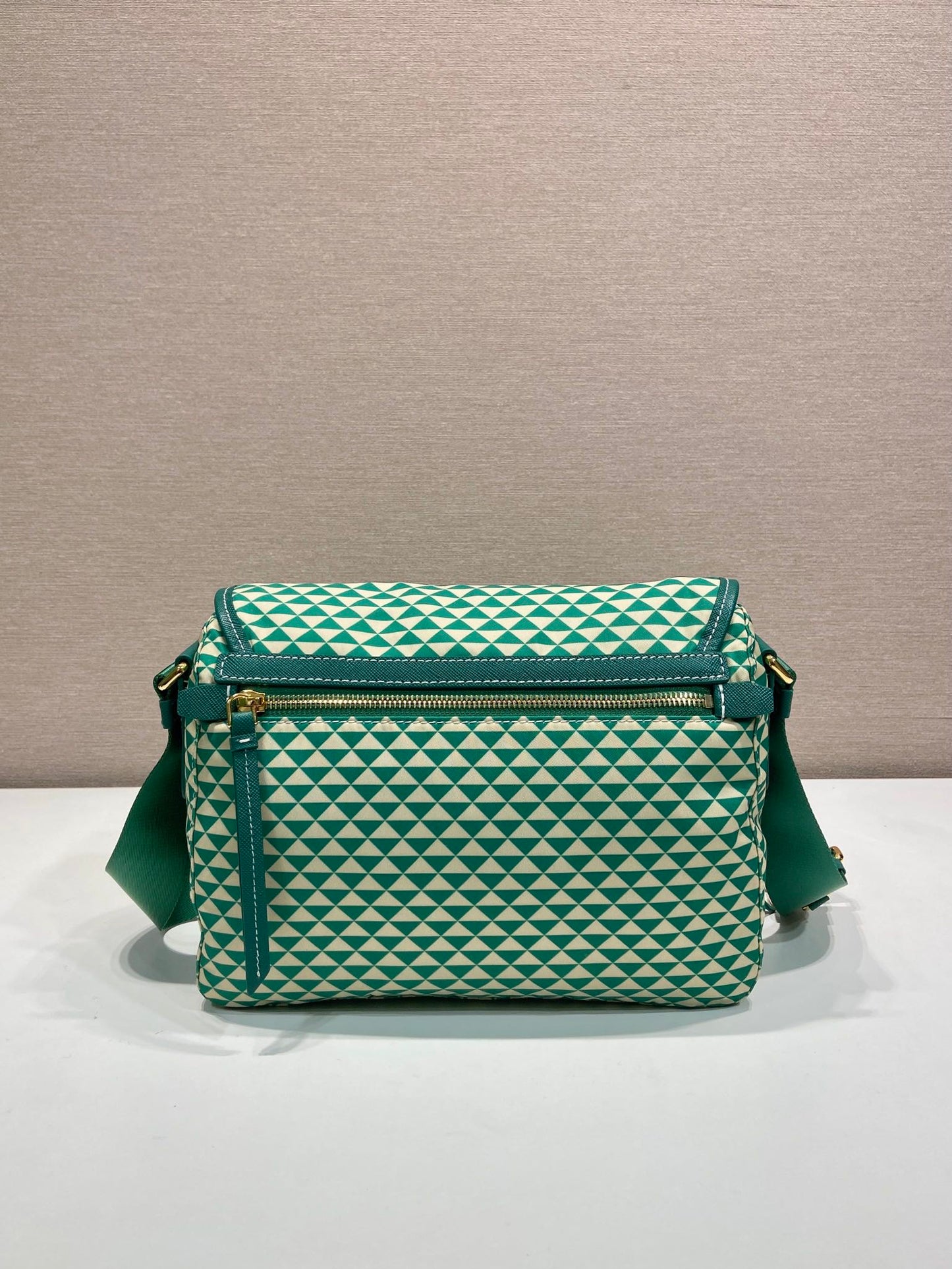 Luxury PradaMESSENGER BAG 25 IN FOREST GREEN MIX CREAM TRIANGLE PATTERN EMBROIDERED FABRIC