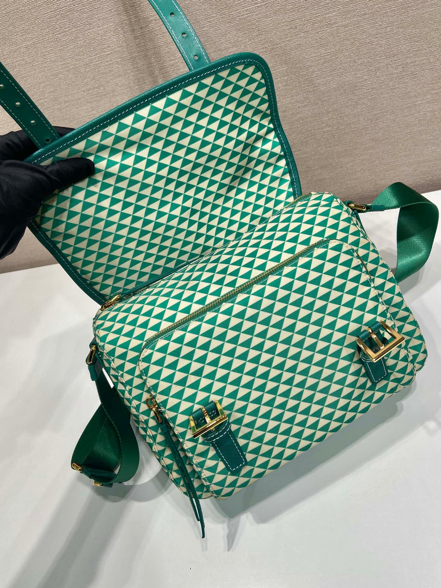 Luxury PradaMESSENGER BAG 25 IN FOREST GREEN MIX CREAM TRIANGLE PATTERN EMBROIDERED FABRIC