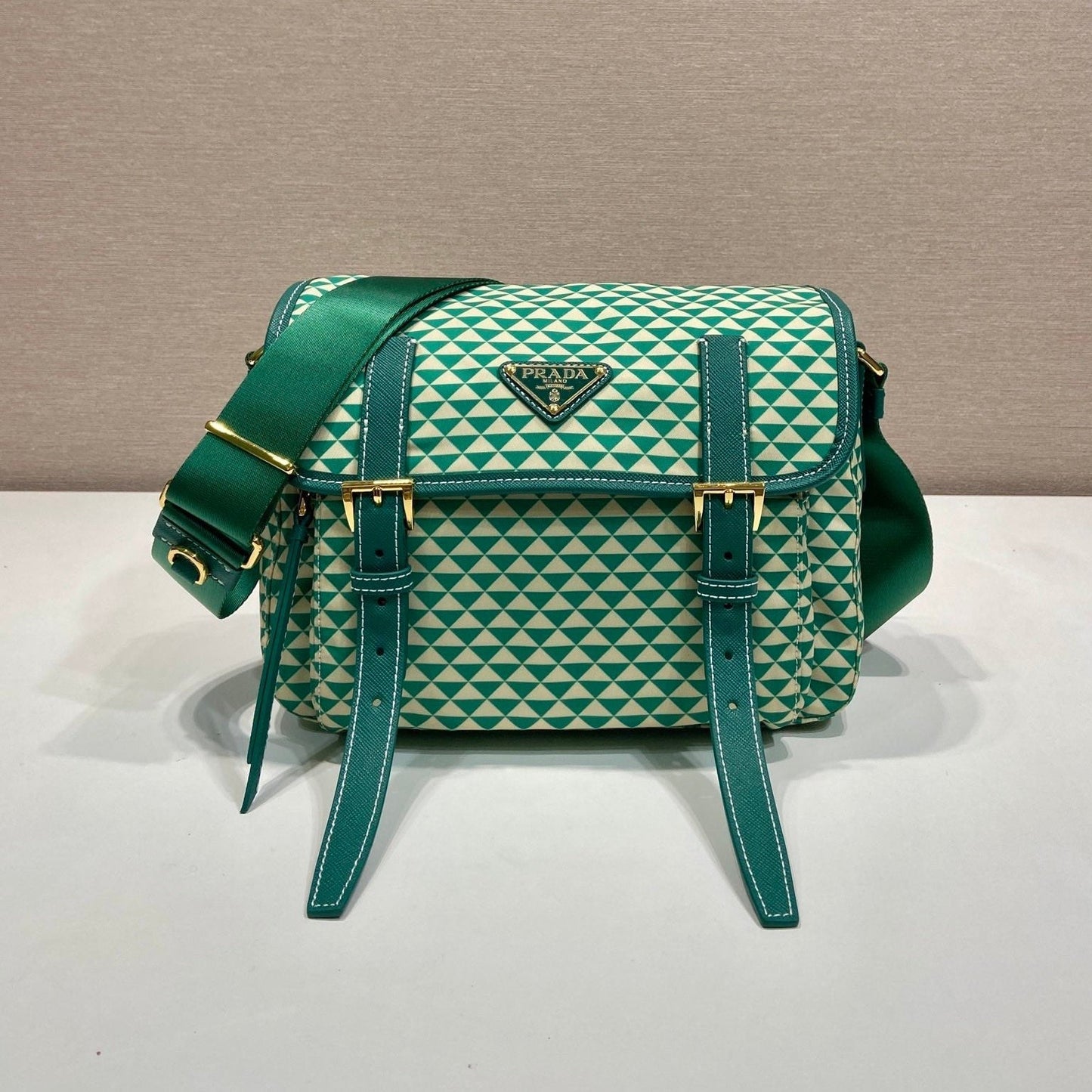 Luxury PradaMESSENGER BAG 25 IN FOREST GREEN MIX CREAM TRIANGLE PATTERN EMBROIDERED FABRIC