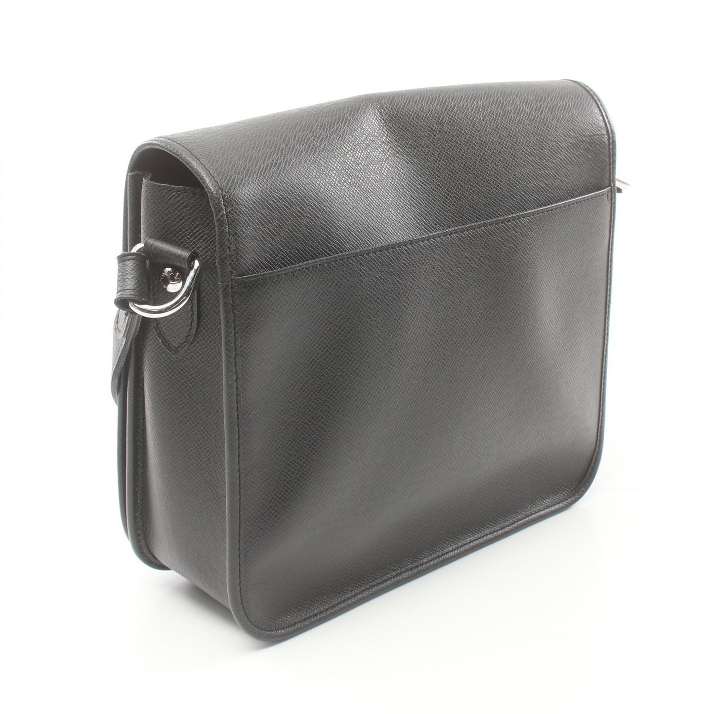 Louis Vuitton Taiga Leather Andrei Shoulder Bag M32482