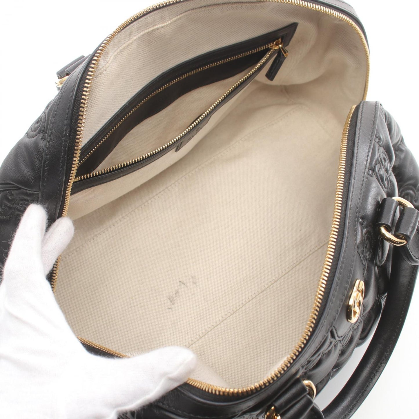 Luxury Gucci Trending 2025 GG Matelassé Leather Handbag 702242